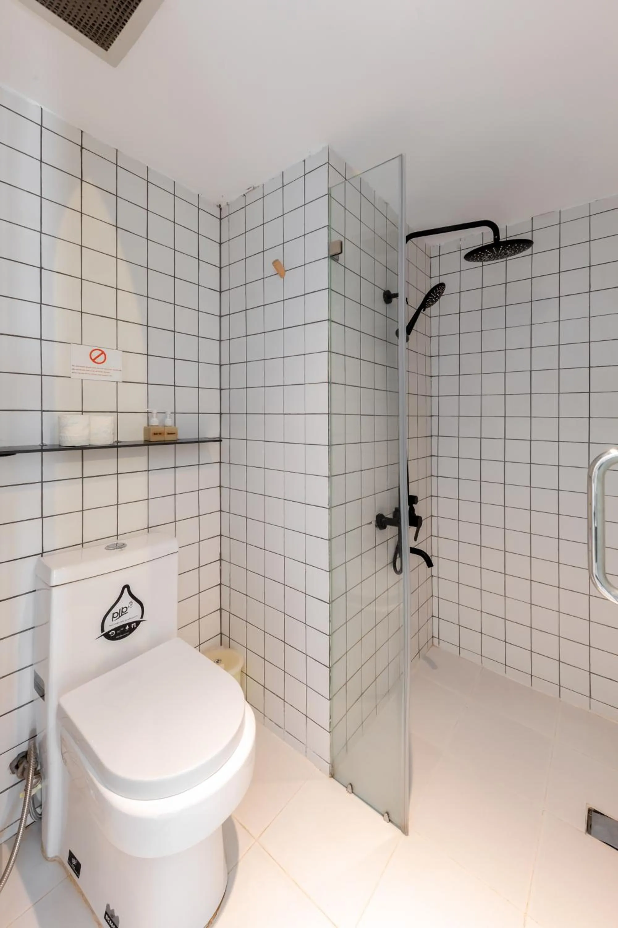 Shower in D'Mai Xanh Boutique Hotel Da Lat