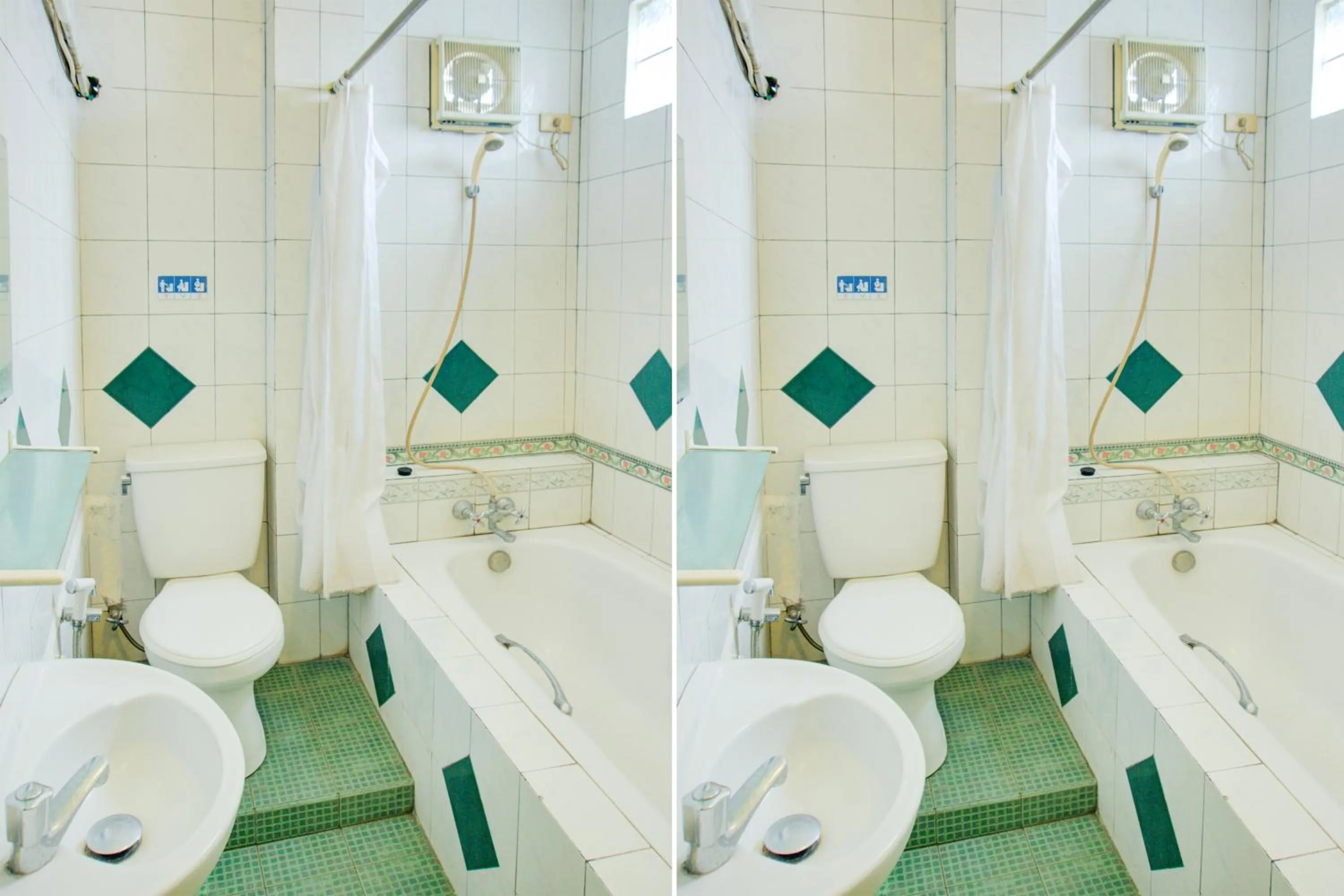 Bathroom in Townhouse Oak Palembang Near Jembatan Ampera Formerly Azzura Hotel