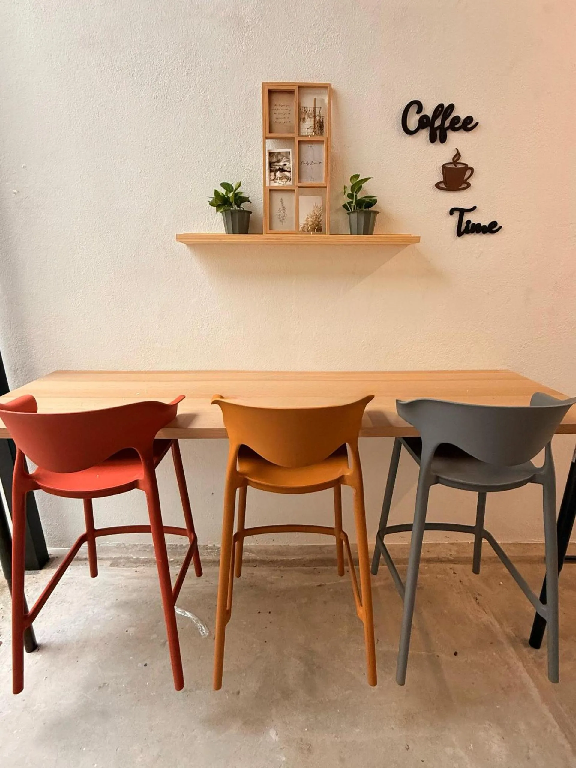 Seating area in TwinTree Kelawai