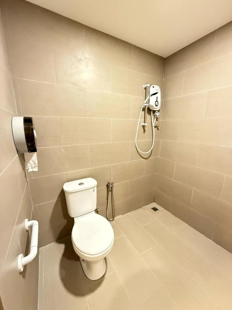 Shower in TwinTree Kelawai