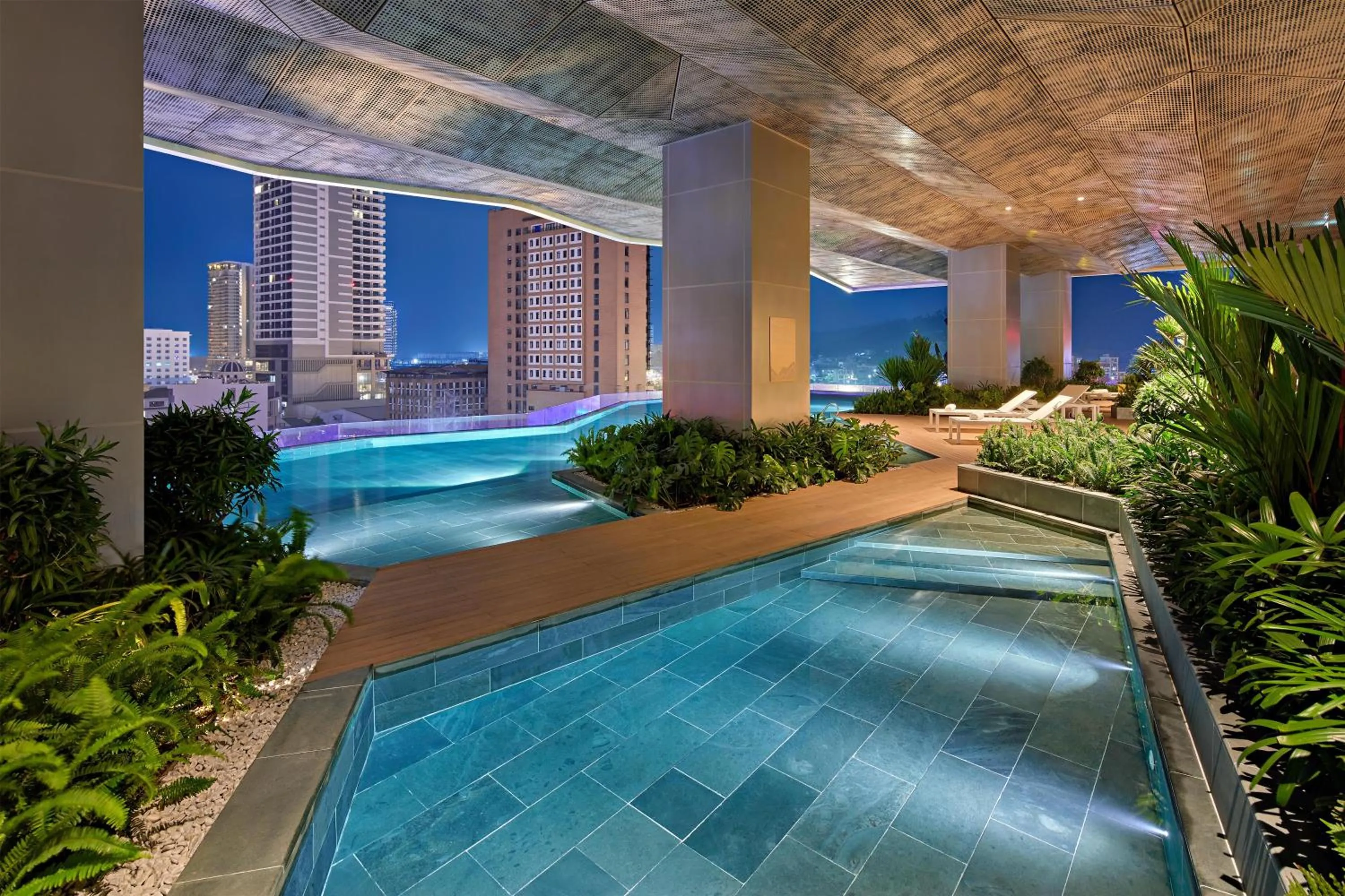 Swimming pool in Hyatt Place Ha Long Bay, Bai Chay