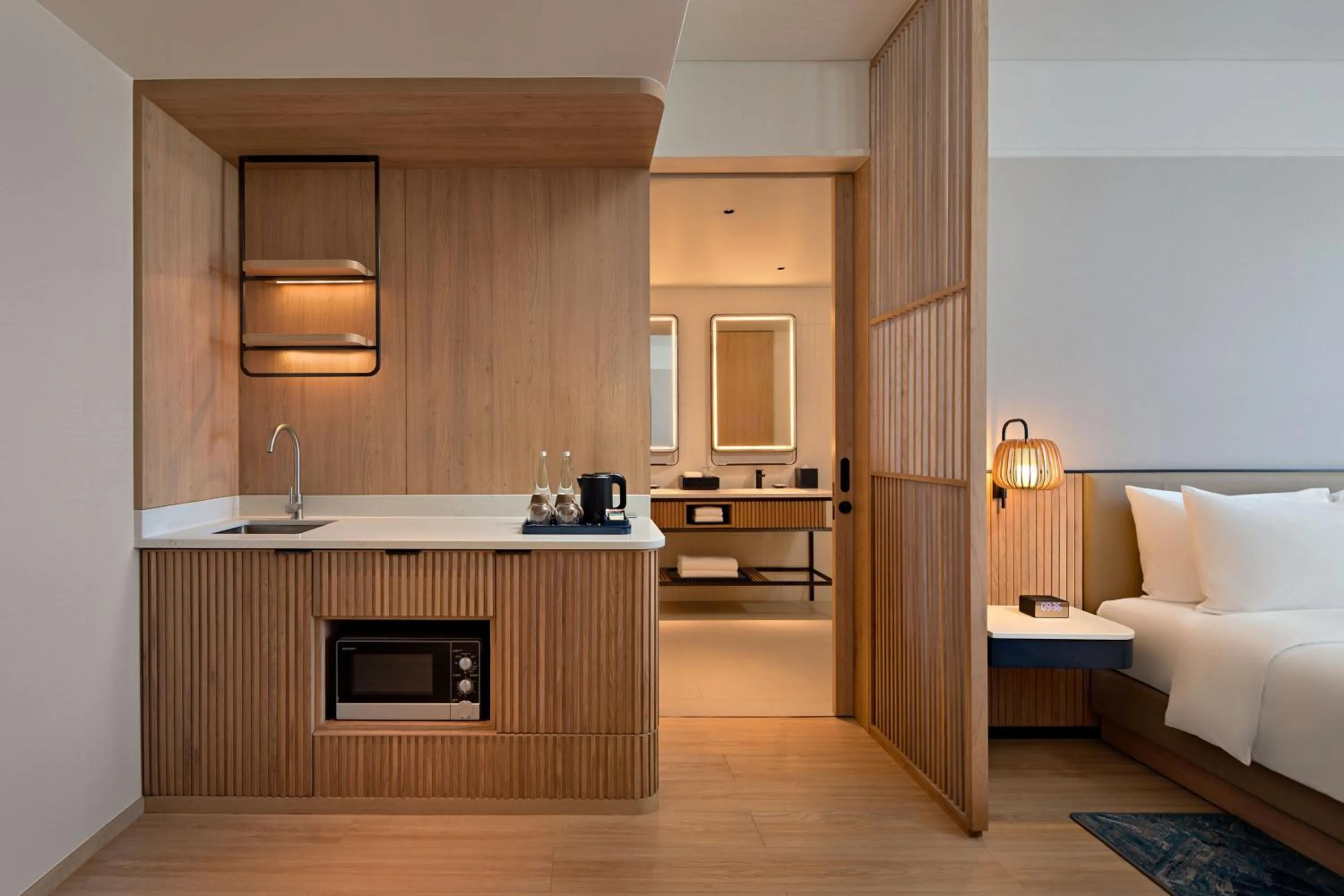 Living room, Bed in Hyatt Place Ha Long Bay, Bai Chay