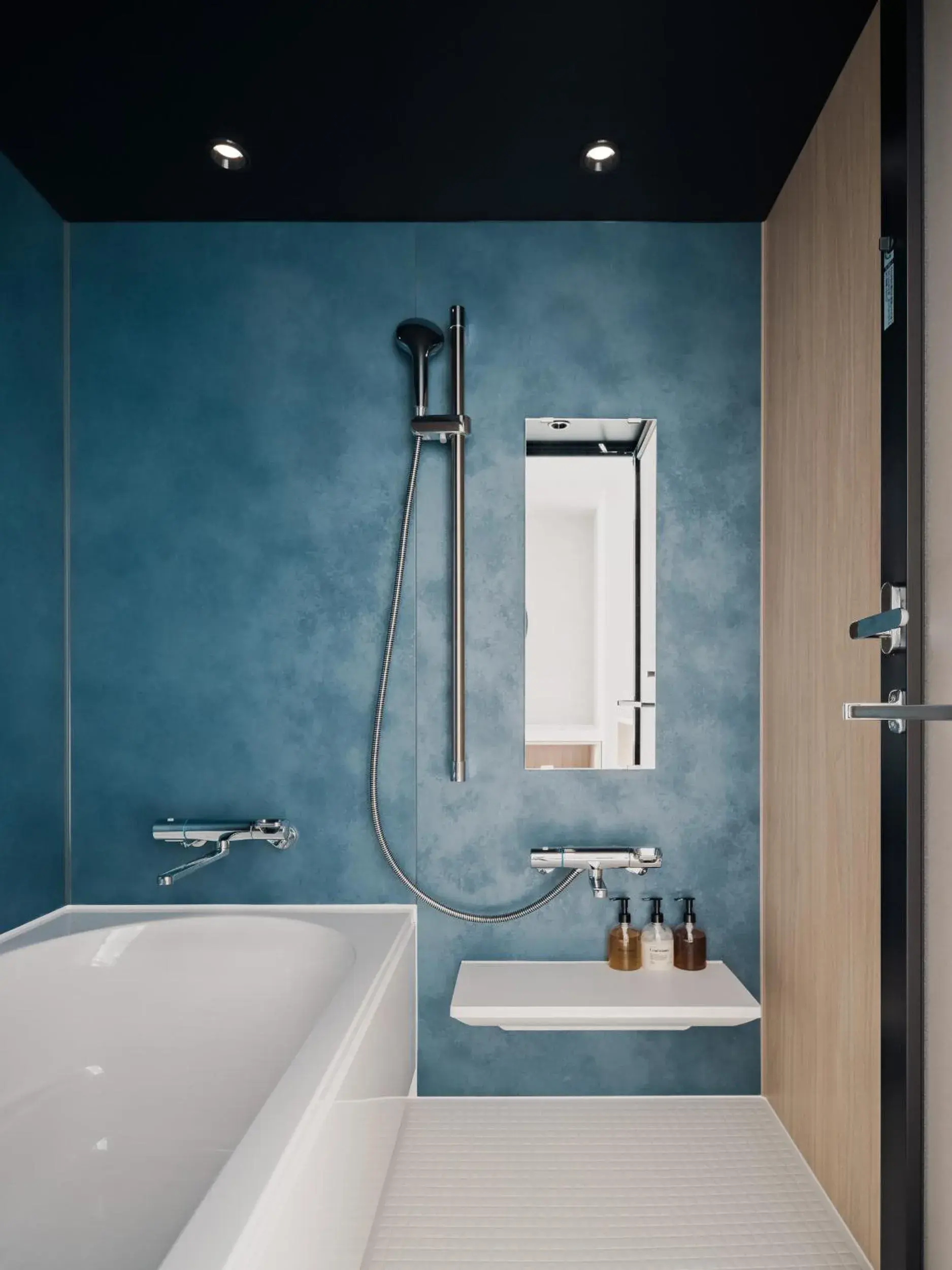 Deluxe Twin with bathroom - Non Smoking in THE NEST NAHA Deluxe Twin with bathroom - Non Smoking in THE NEST NAHA