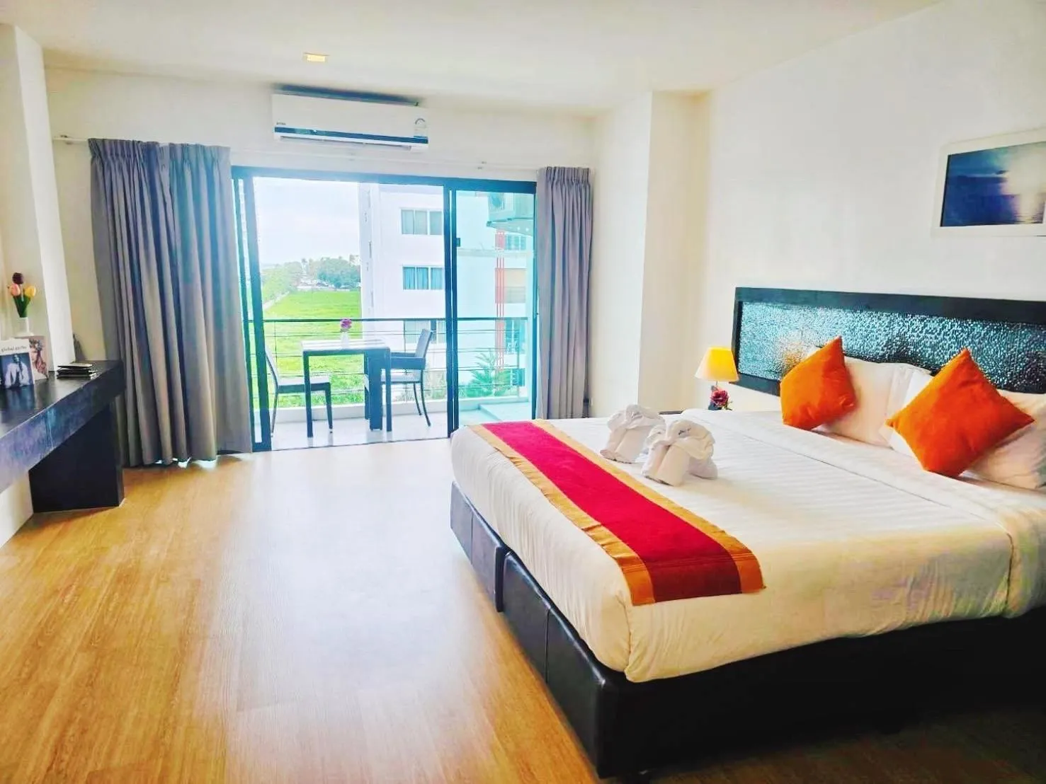 Bedroom, Bed in The Regizt Jomtien Pattaya