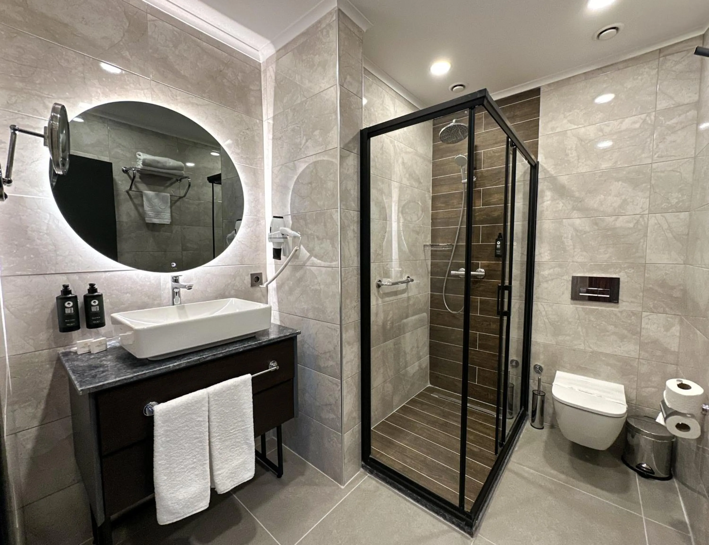Bathroom in La Quinta By Wyndham Istanbul Kartal