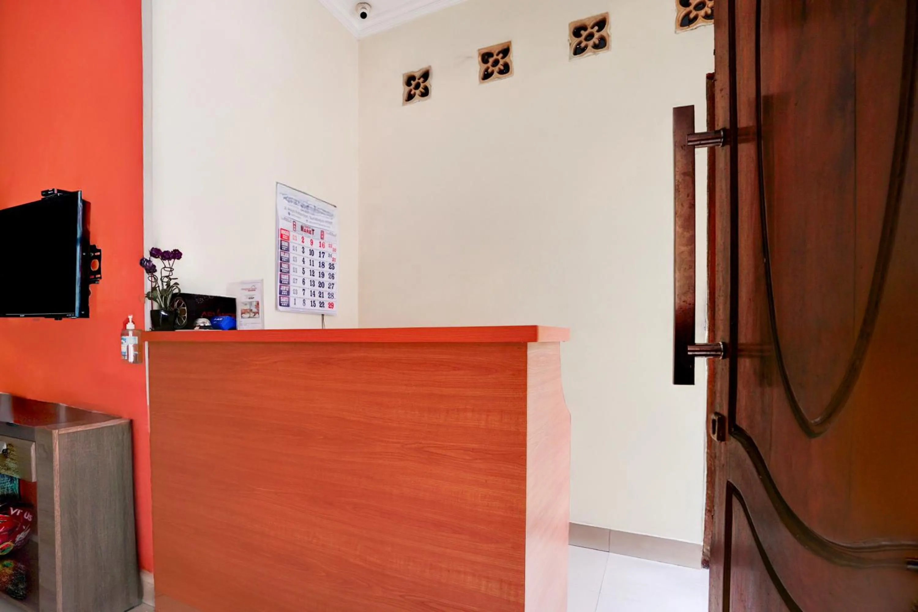 Lobby or reception in Hotel O 76 Gayungsari