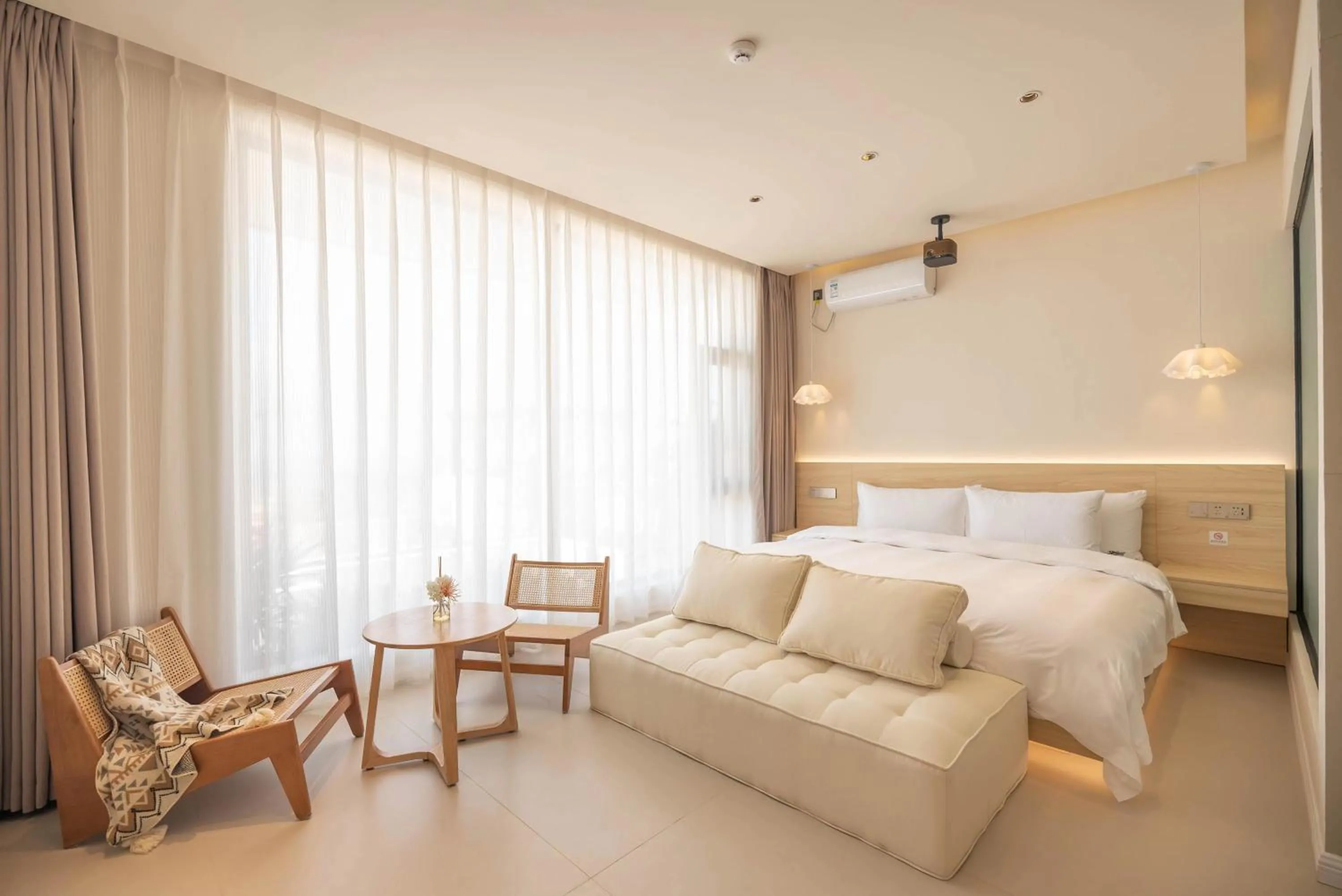 Budget Double Room in Dali Qiyu Half Hill Seaview Villa - Erhai Branch