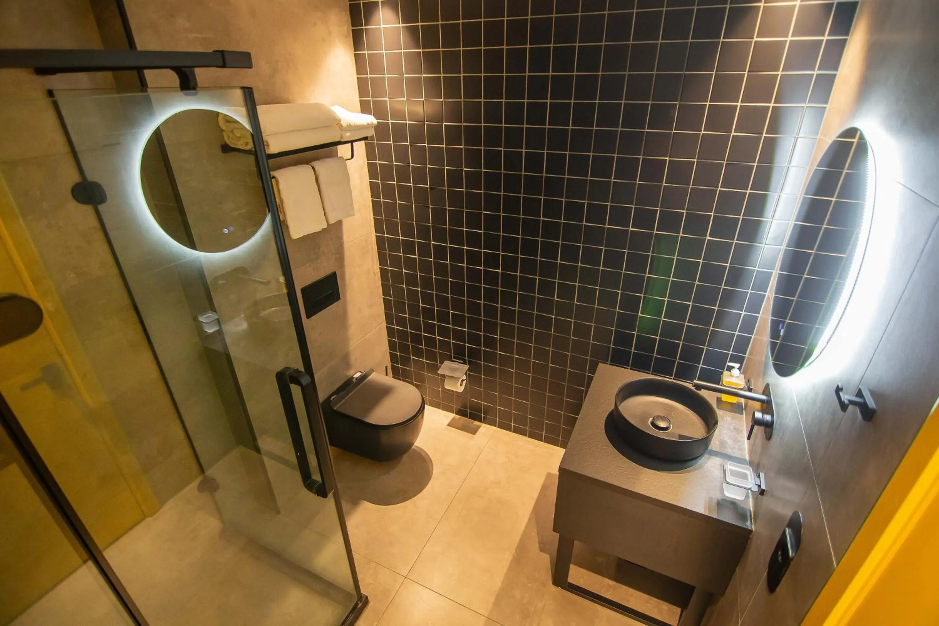 Shower in Hotel CH51