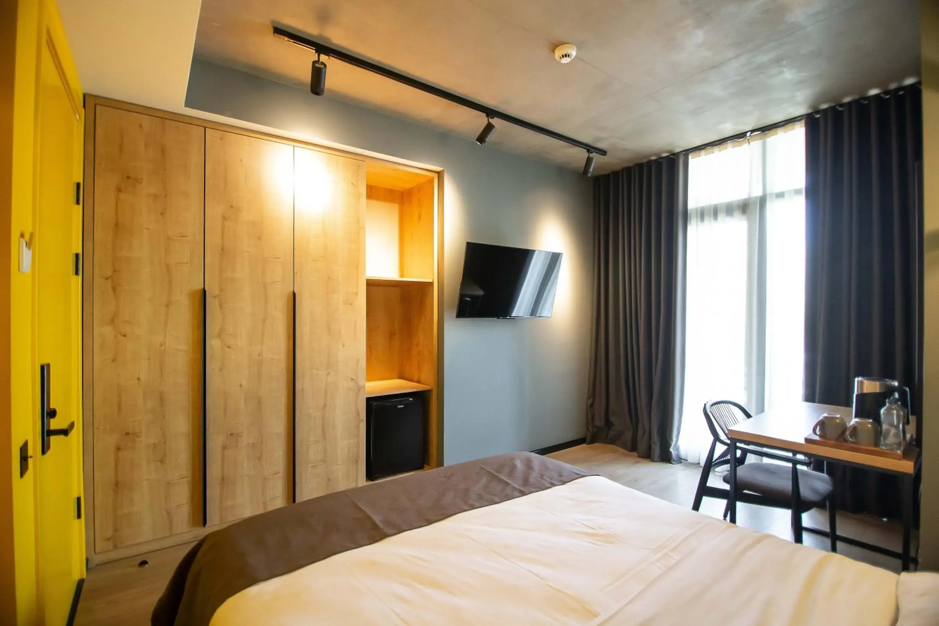 Double Room with Balcony in Hotel CH51 Double Room with Balcony in Hotel CH51