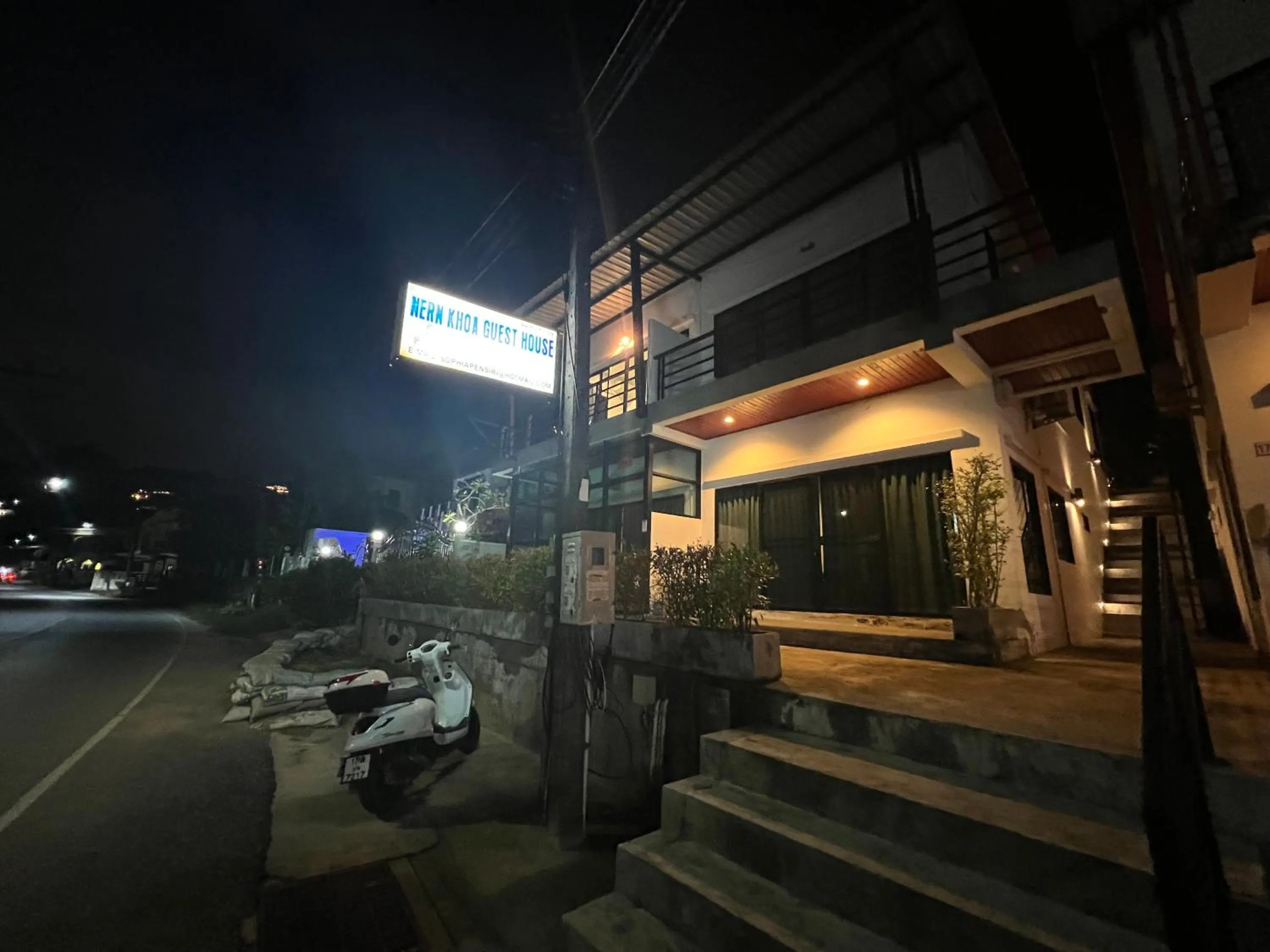 Property building in Nern khao Guesthouse