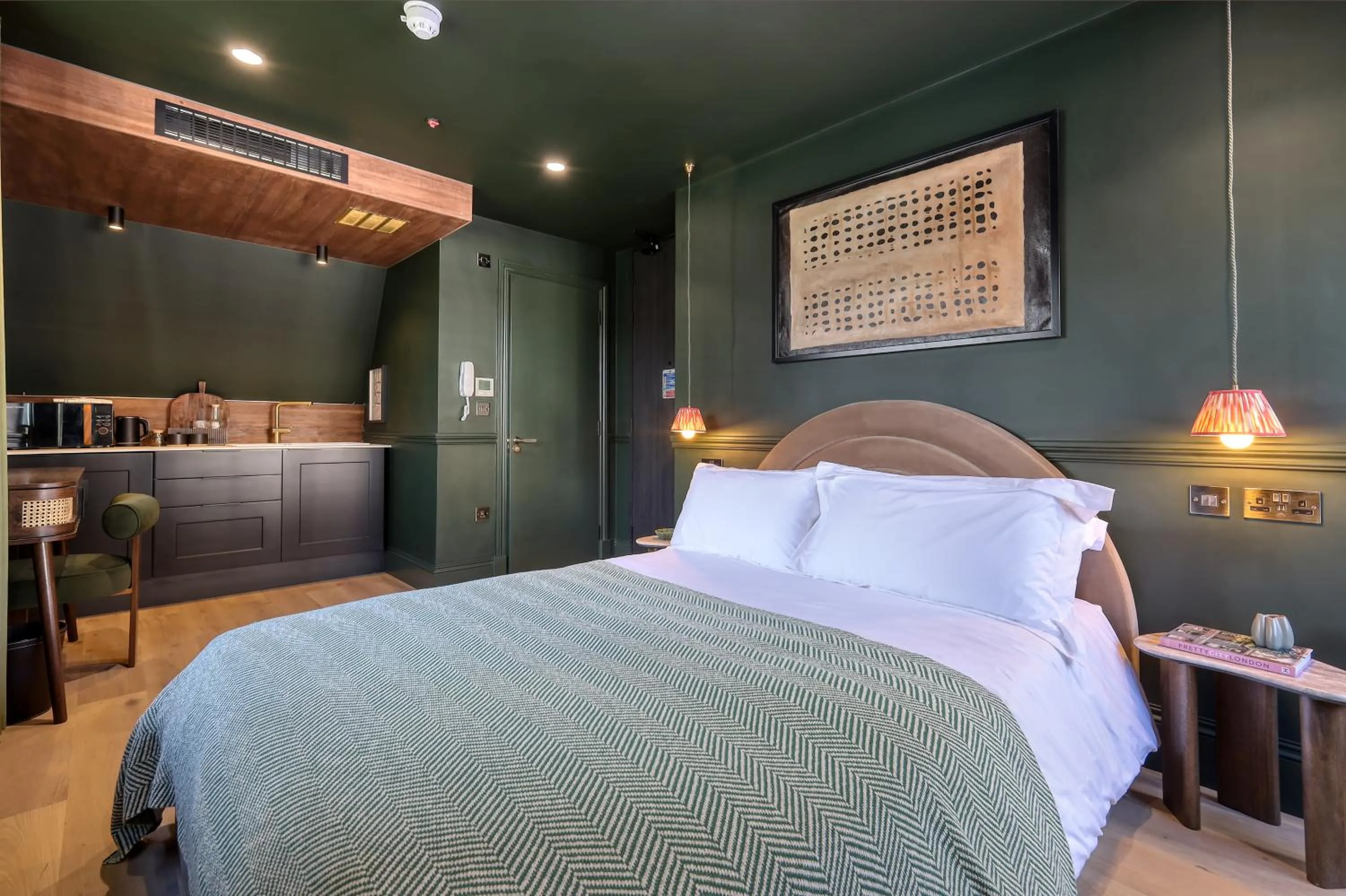 Bedroom, Bed in The Carlton Tavern Hotel