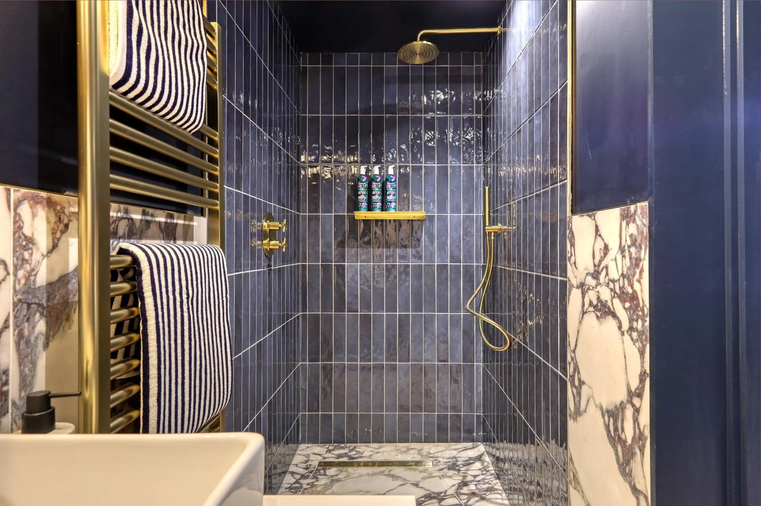 Bathroom in The Carlton Tavern Hotel