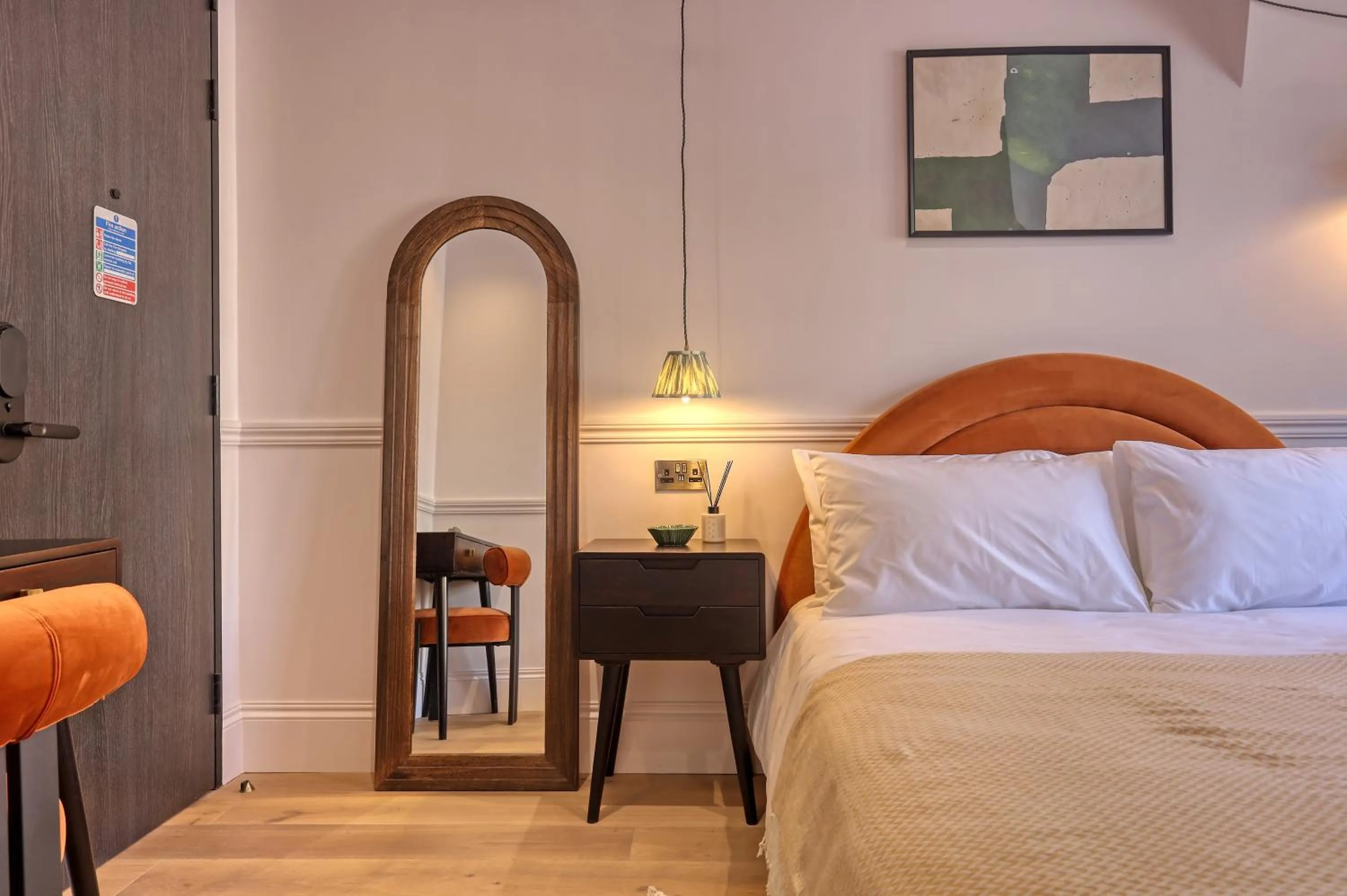 Bedroom, Bed in The Carlton Tavern Hotel