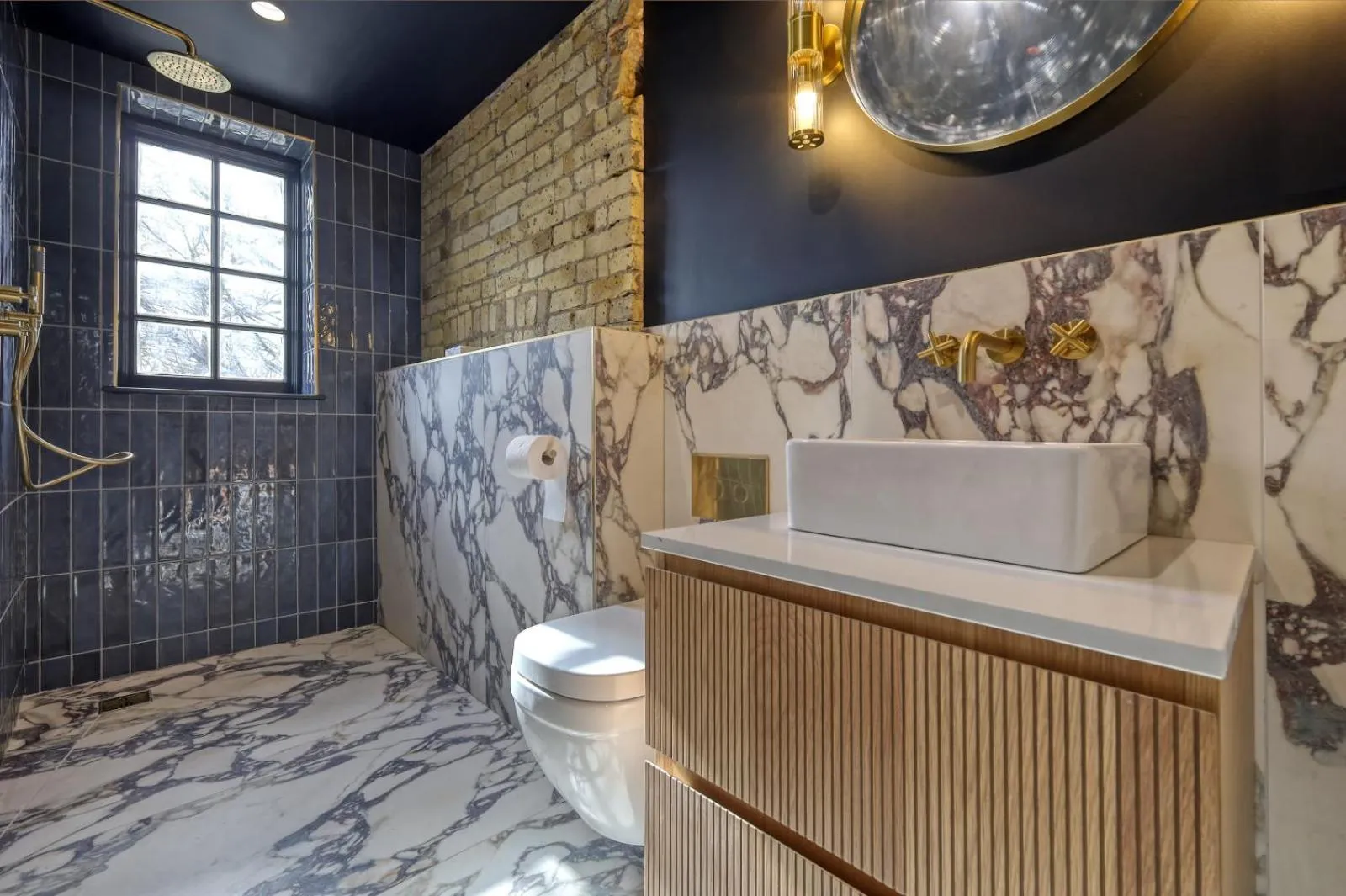 Bathroom in The Carlton Tavern Hotel