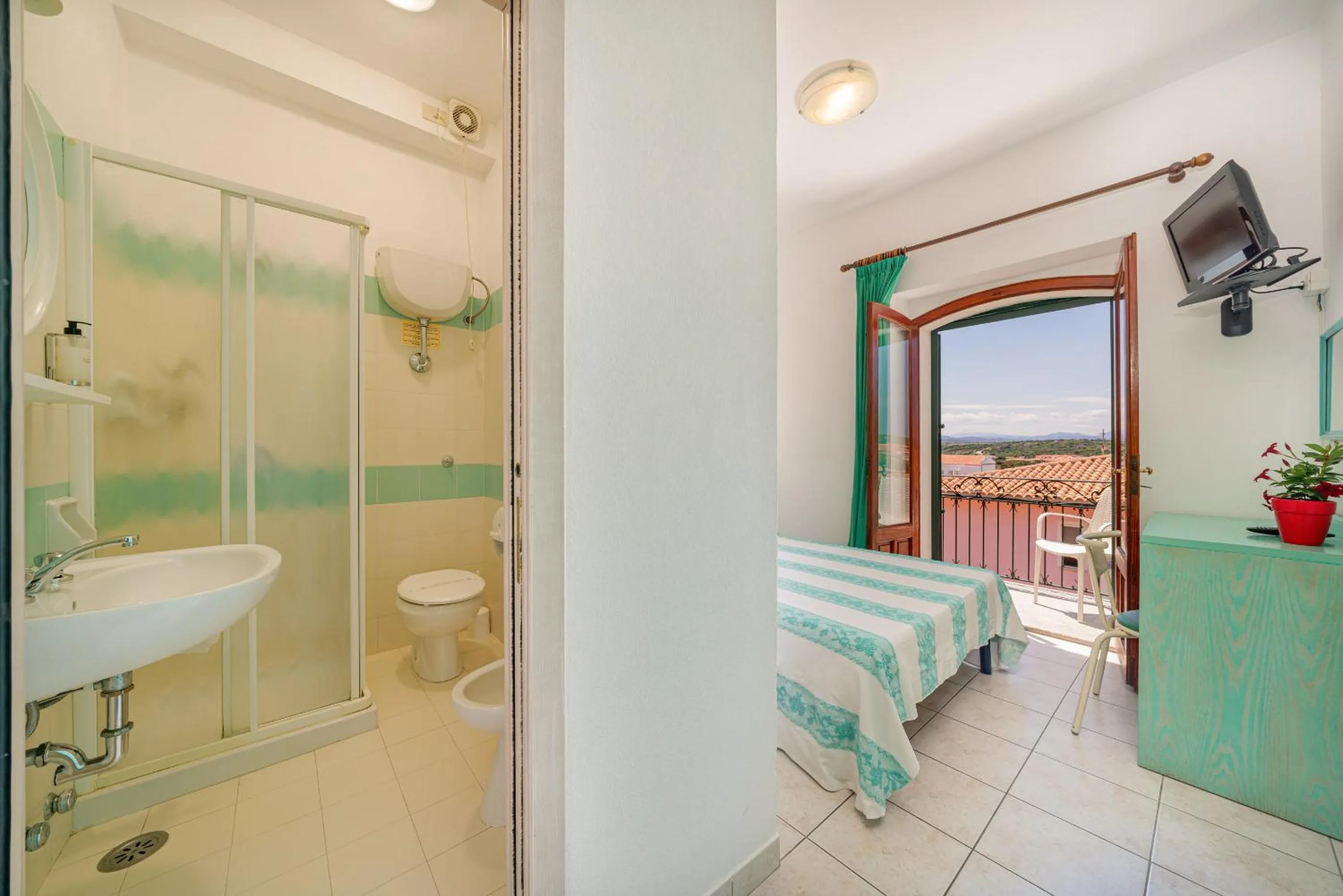 Shower in Hotel Marinaro