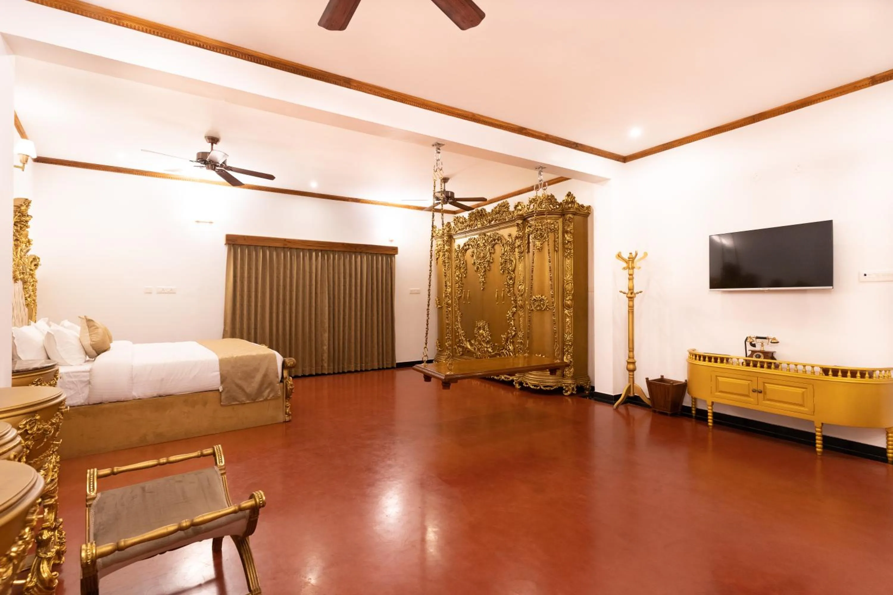 Bed in La Moon Puducherry