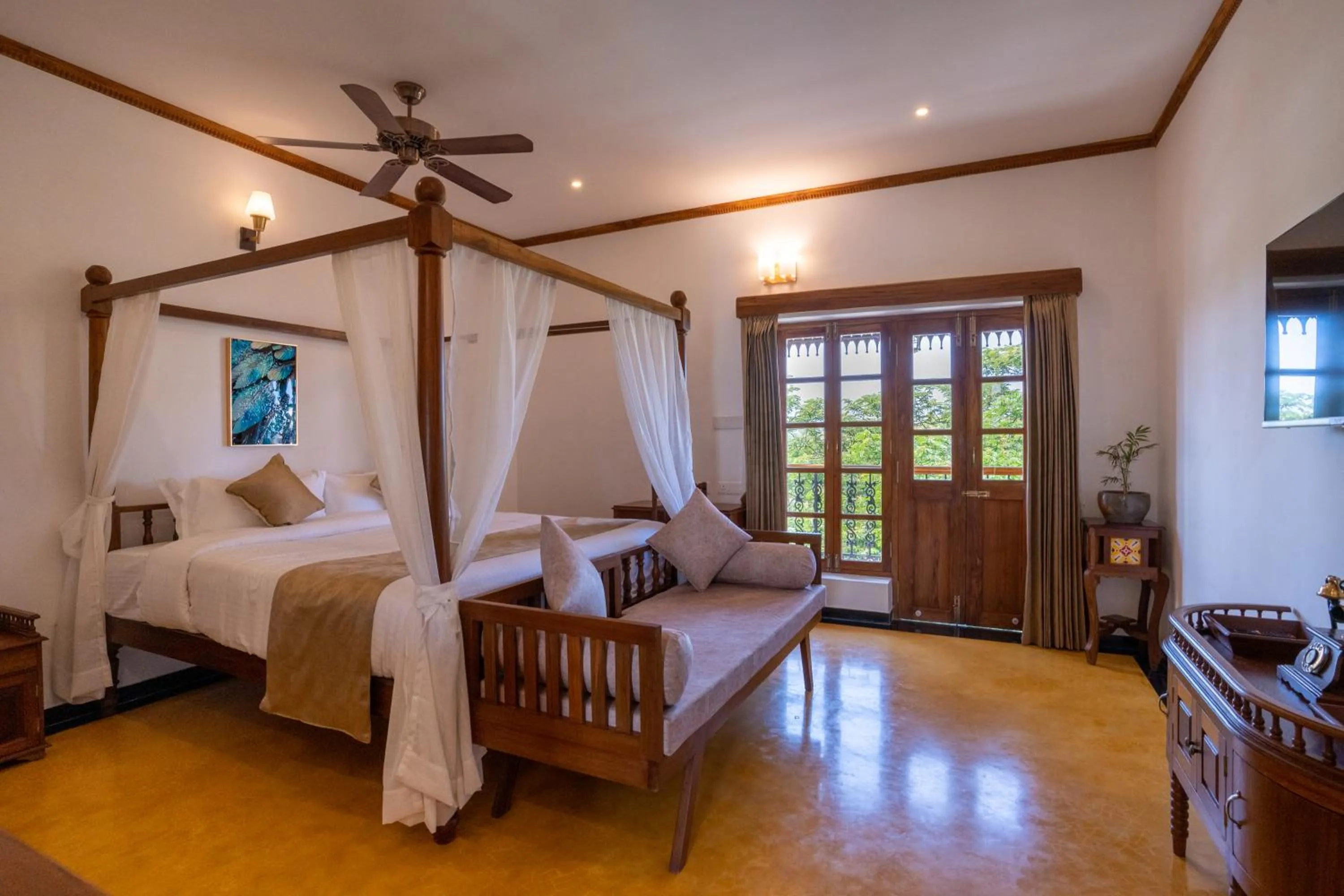 Bed in La Moon Puducherry