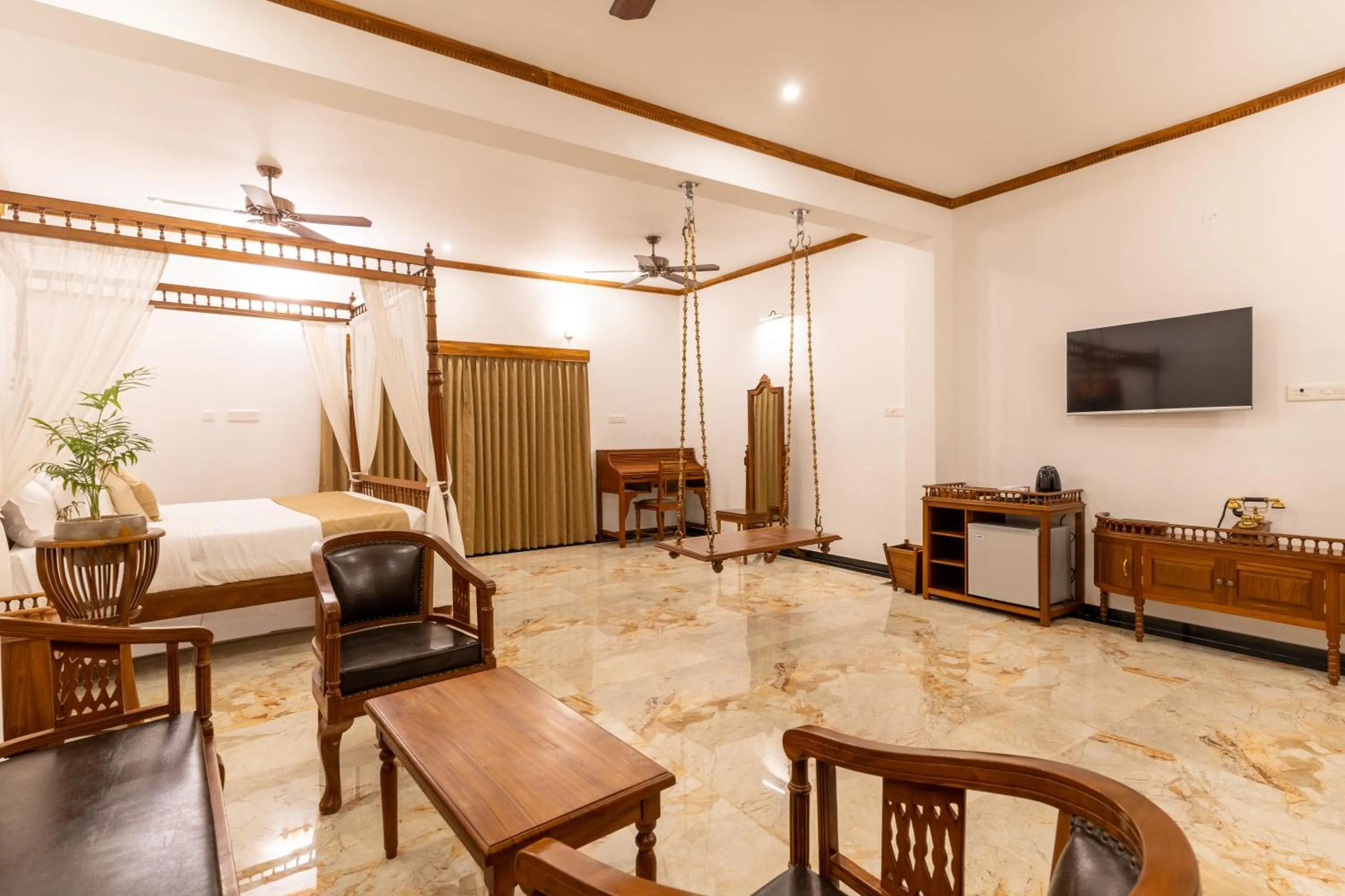 Photo of the whole room in La Moon Puducherry
