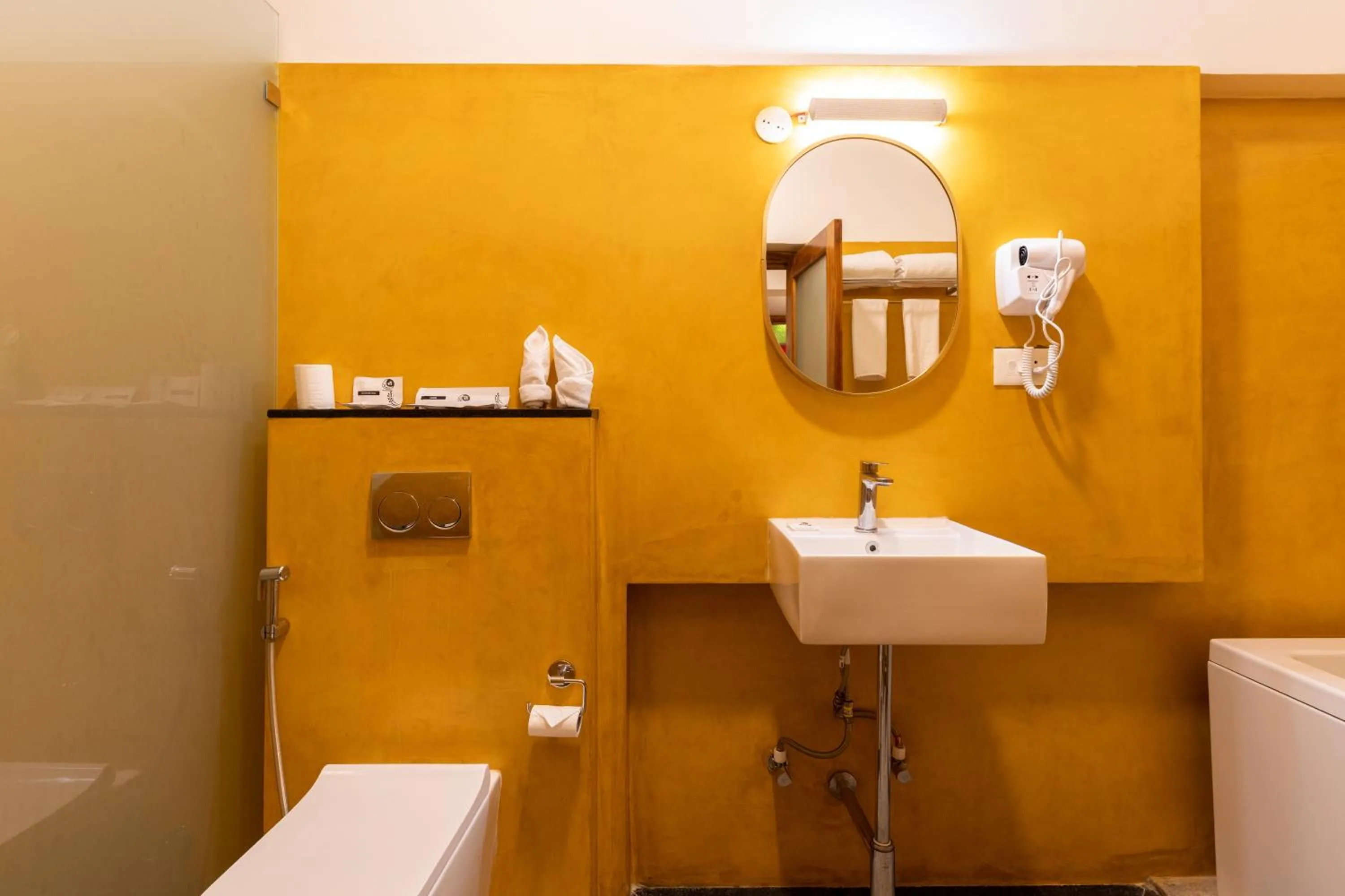 Toilet in La Moon Puducherry