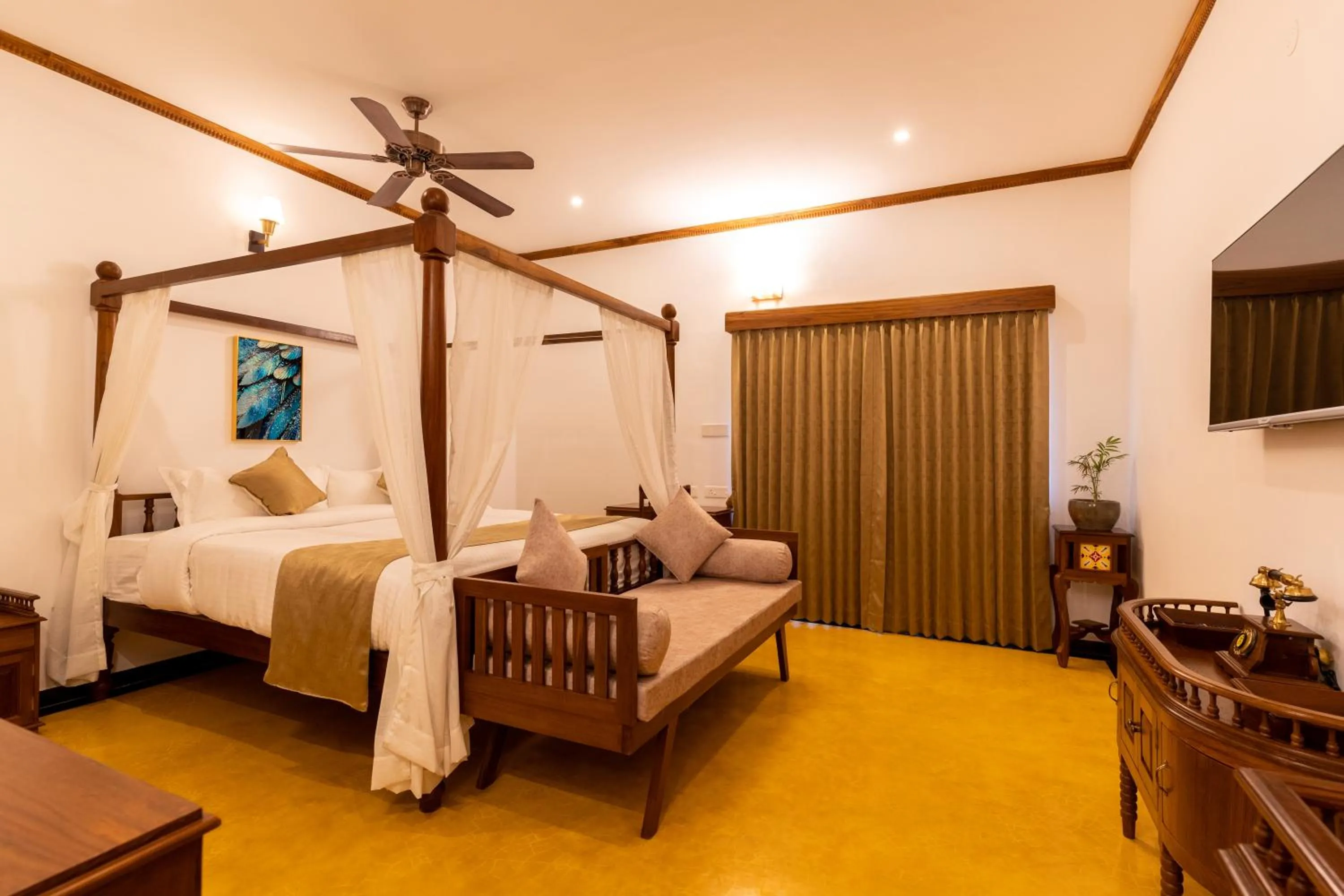 Bedroom, Bed in La Moon Puducherry