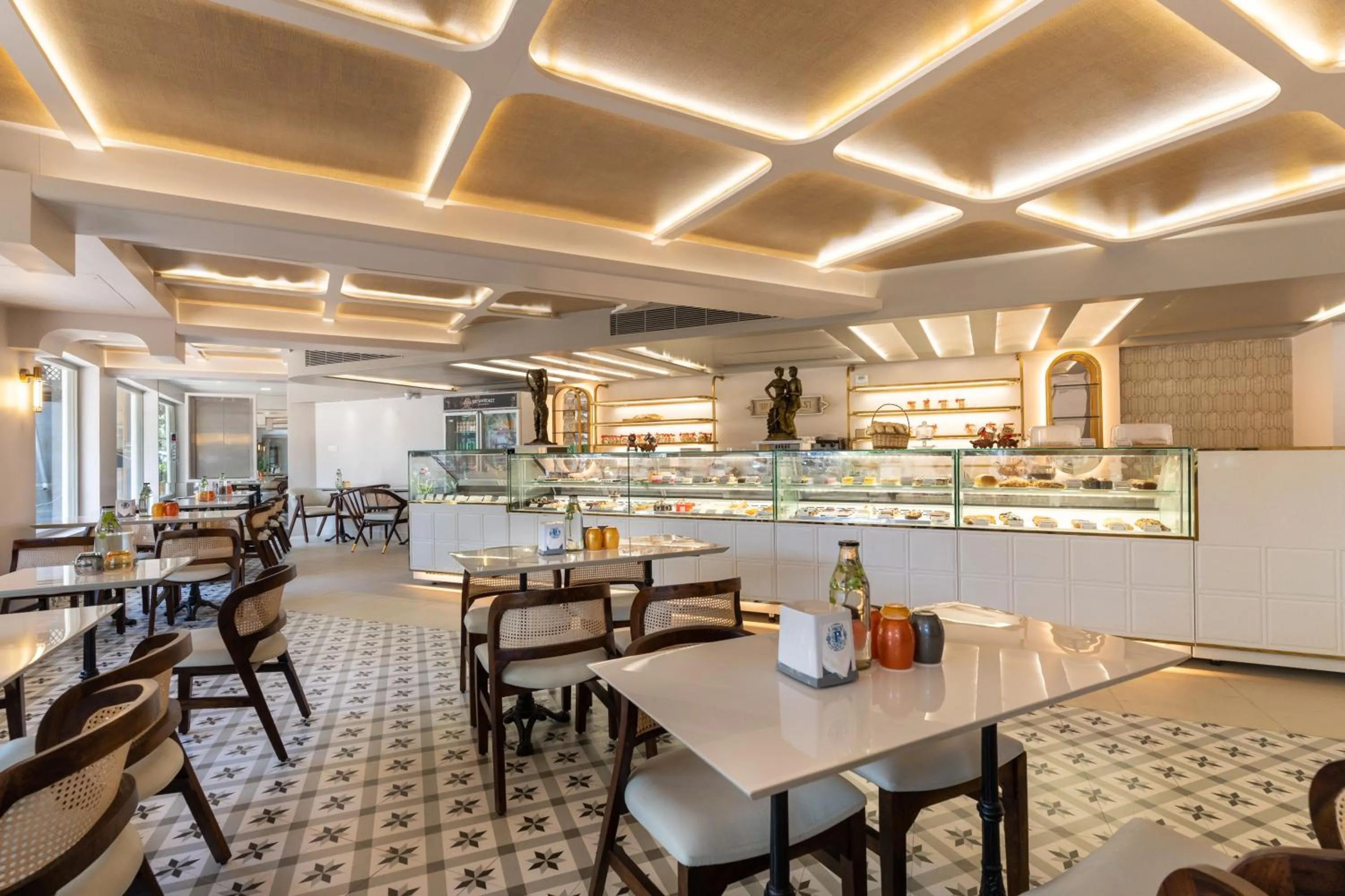 Restaurant/places to eat in La Moon Puducherry