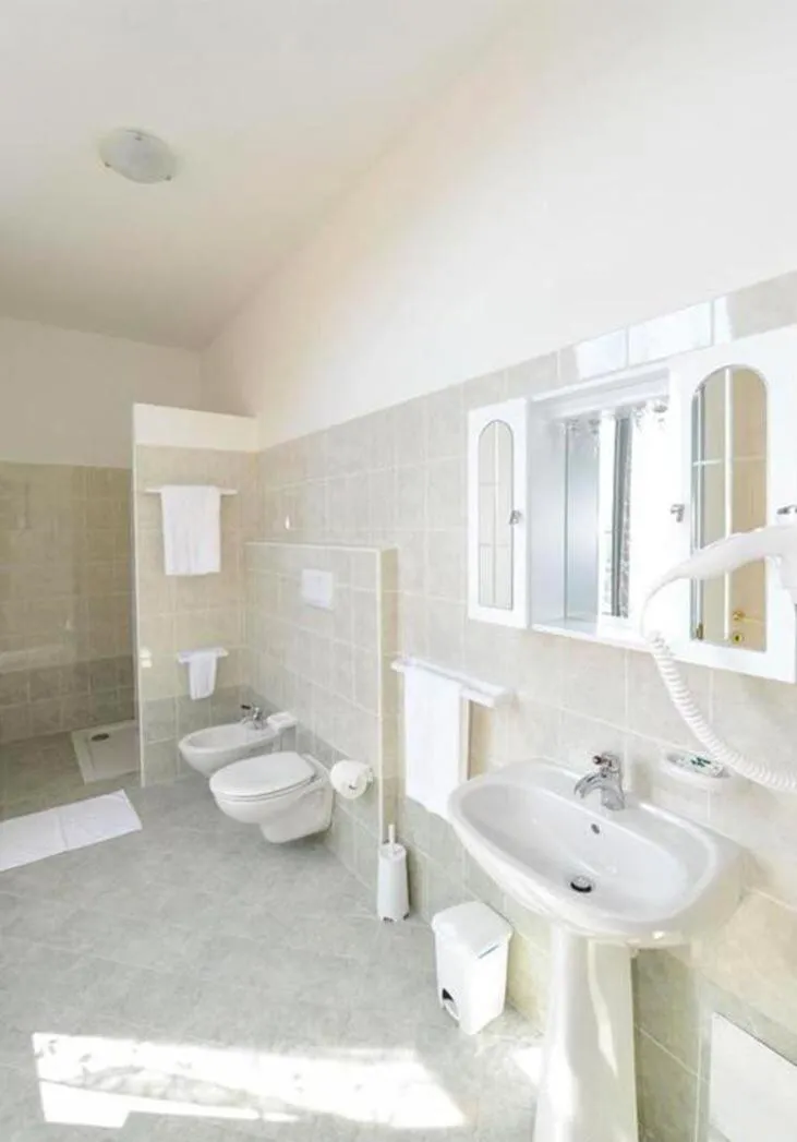 Shower in Villa Cavalleri