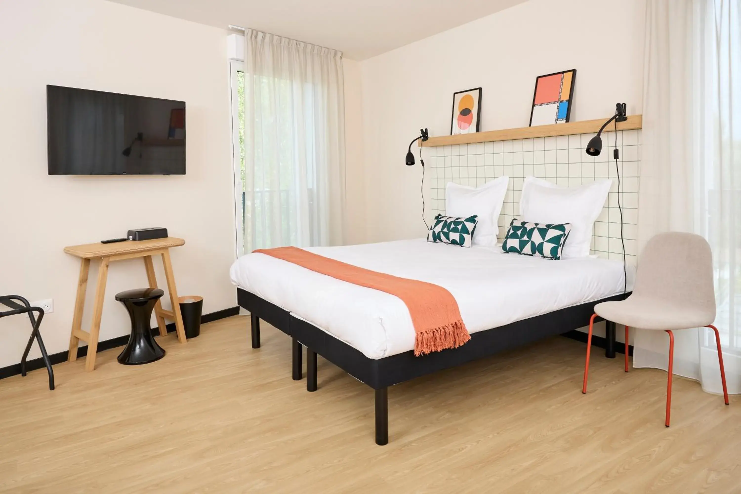 Bedroom, Bed in Hife Bordeaux Bedroom, Bed in Hife Bordeaux