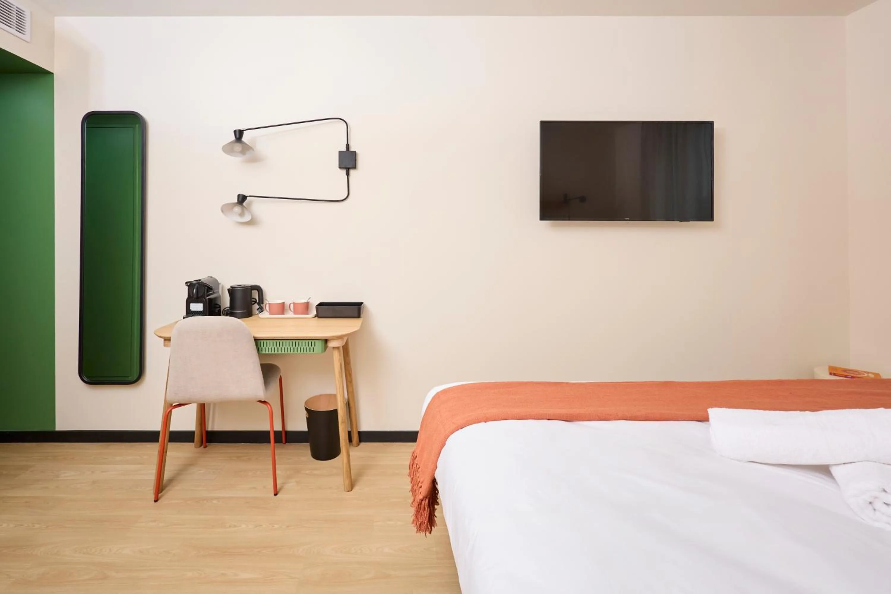 Bedroom, Bed in Hife Bordeaux