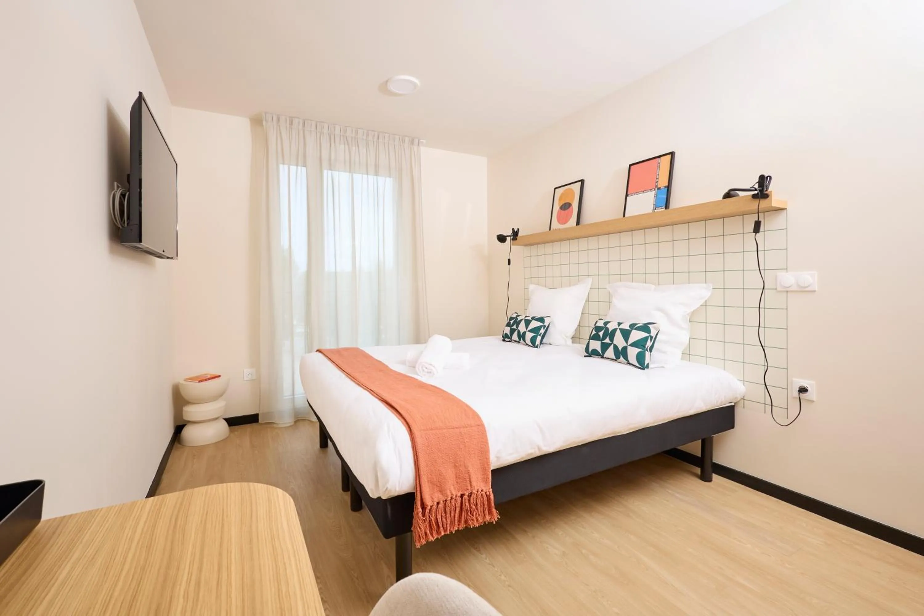 Bedroom, Bed in Hife Bordeaux