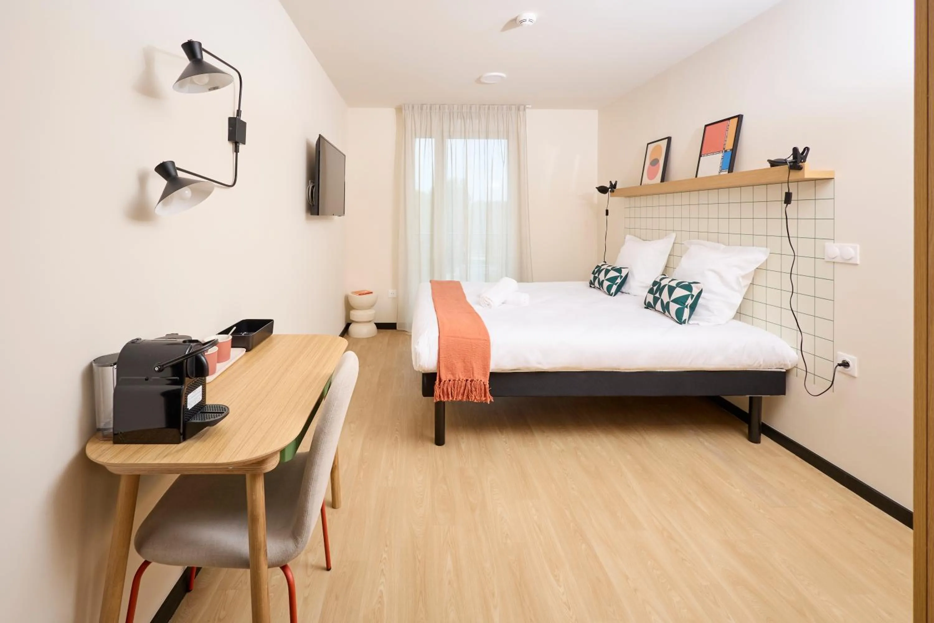 Bedroom, Bed in Hife Bordeaux