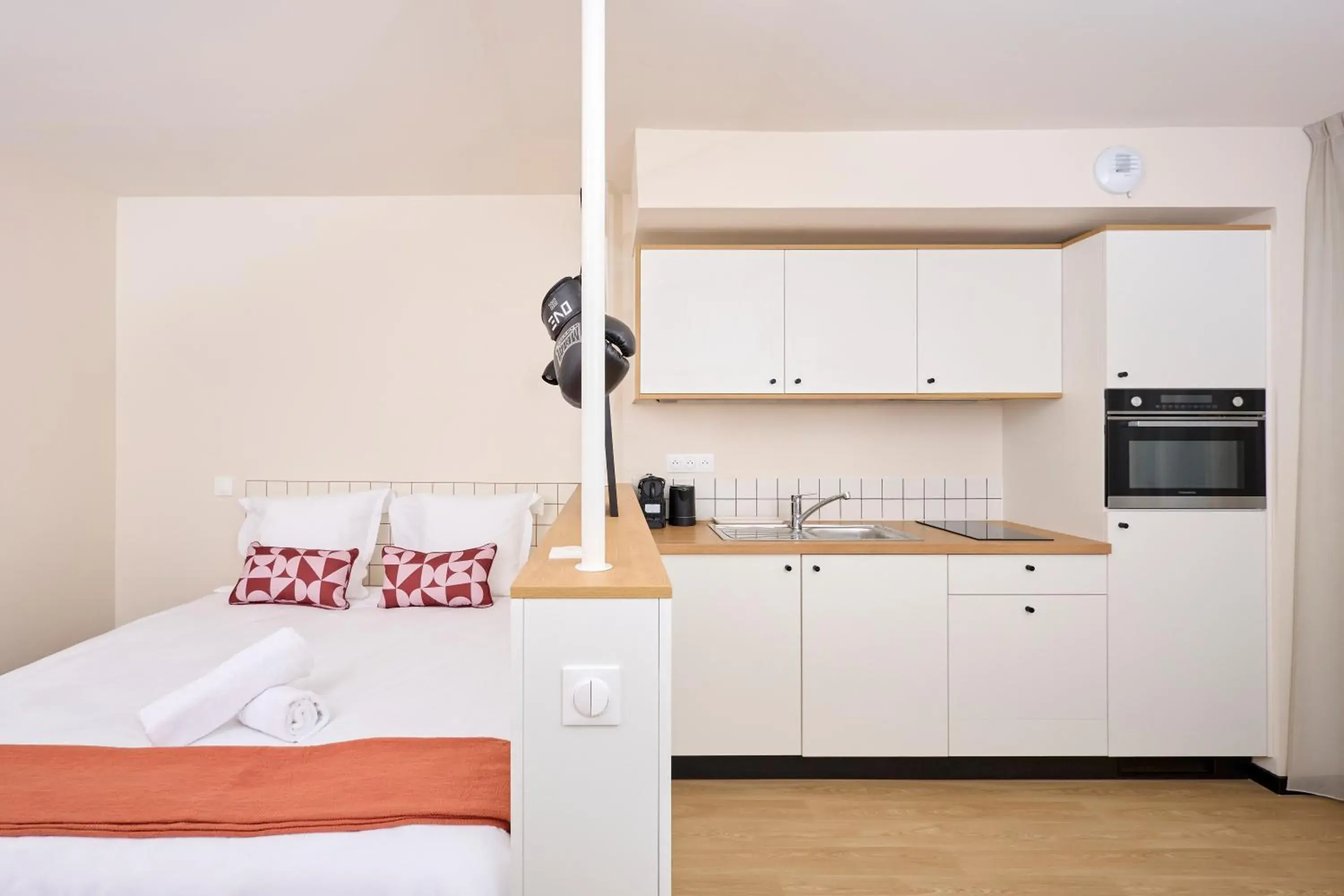 kitchen, Bed in Hife Bordeaux kitchen, Bed in Hife Bordeaux