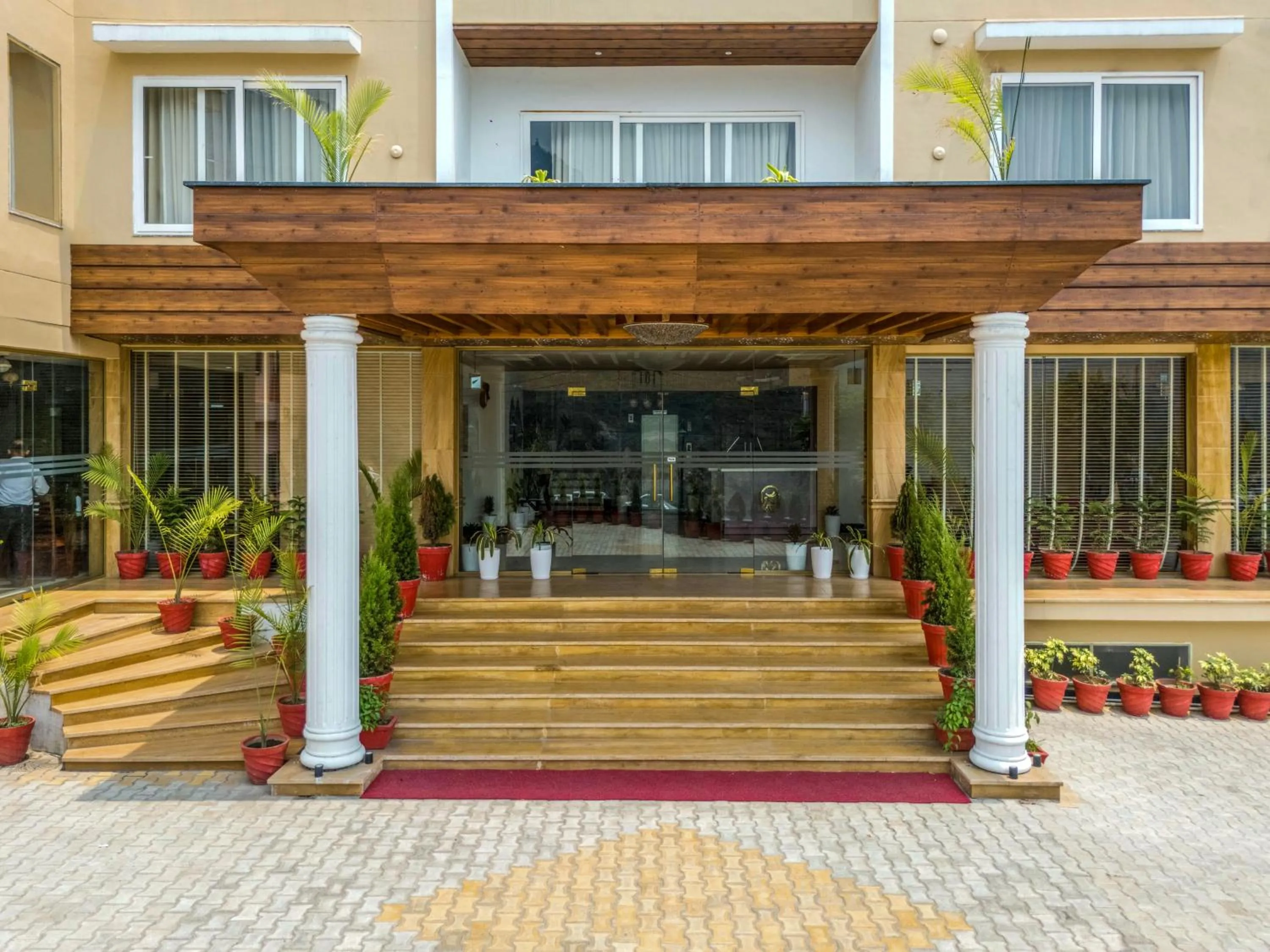 Facade/entrance in Sterling Kastoori Rudraprayag