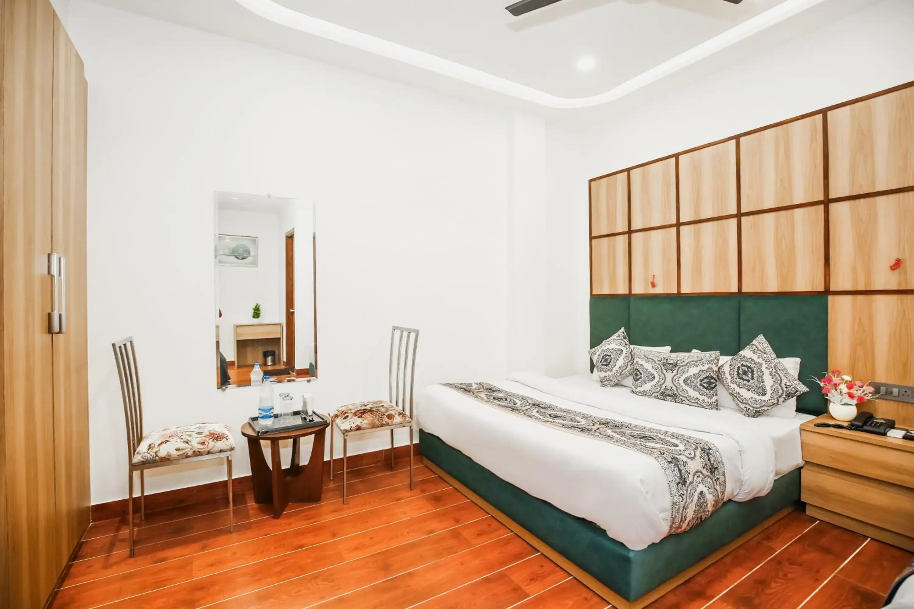 Hotel Platinum Stay InHouse Sanjha Chulha Restaurant Hotel Platinum Stay InHouse Sanjha Chulha Restaurant
