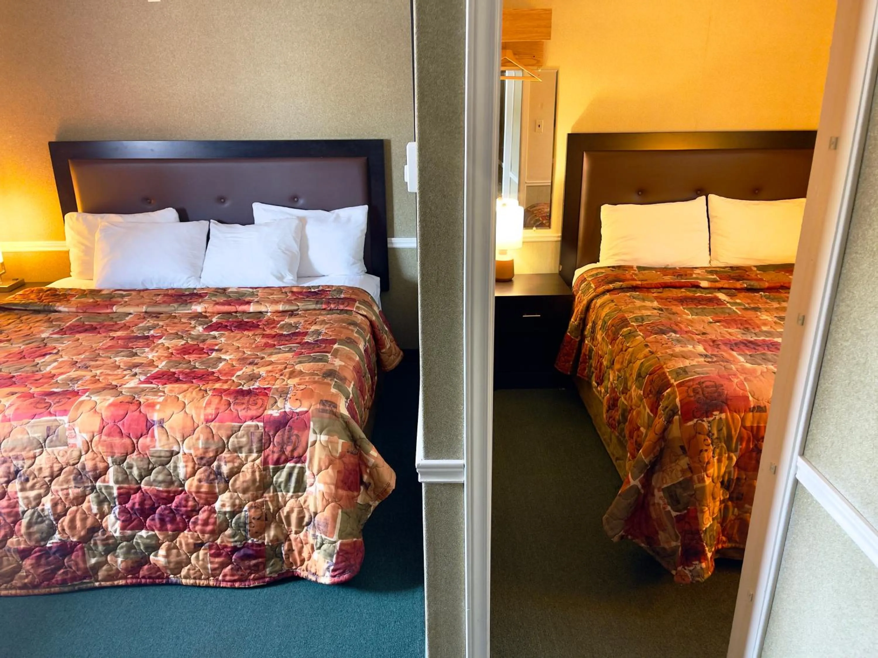 Bedroom, Bed in Adams Motel