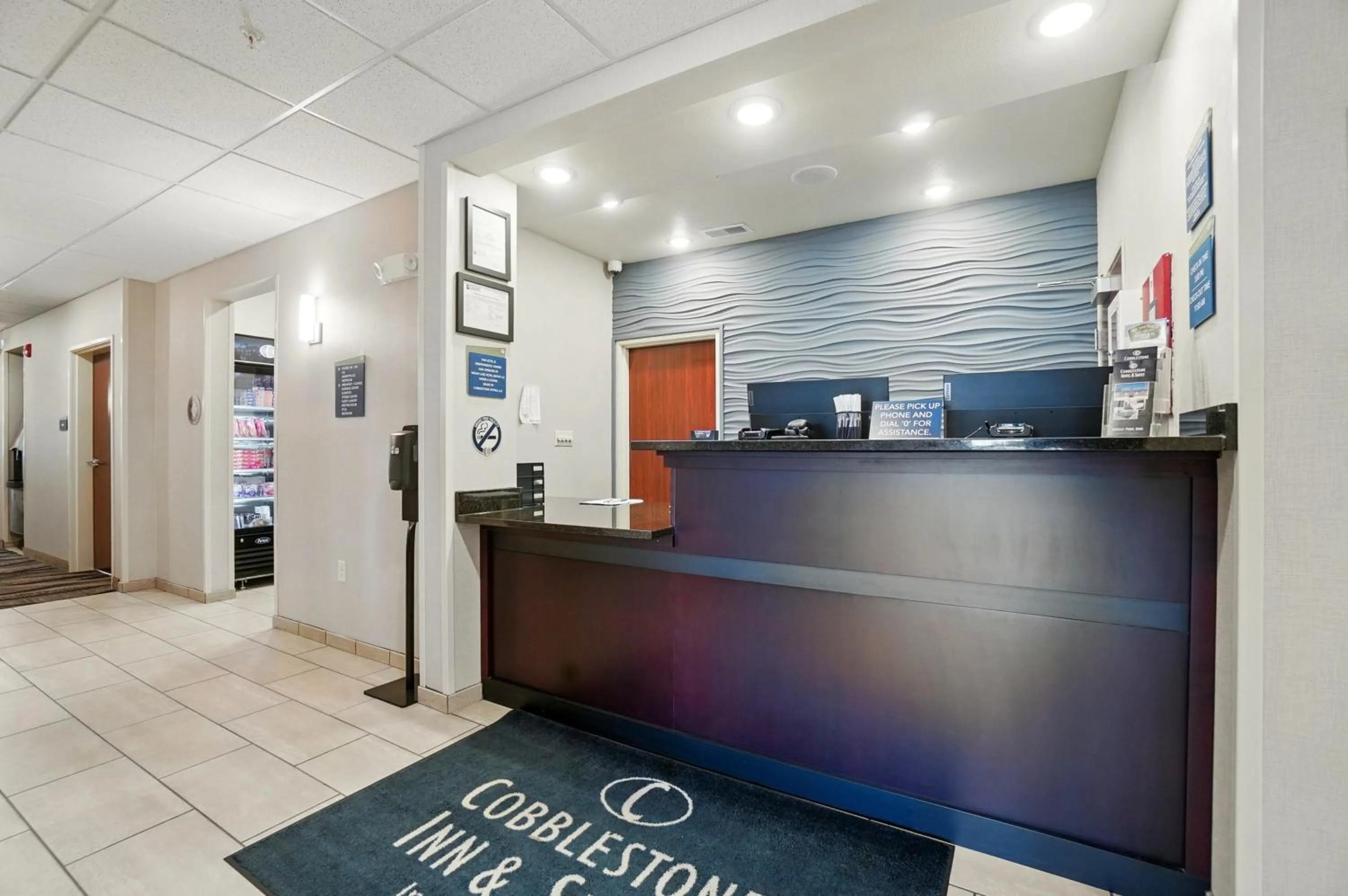 Lobby or reception in Cobblestone Hotel & Suites - Eaton