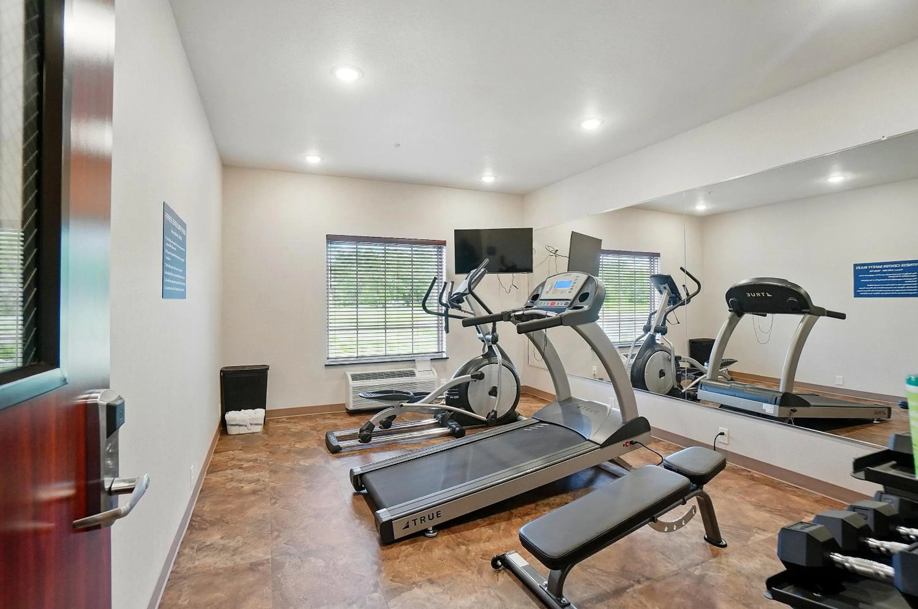 Fitness centre/facilities in Cobblestone Hotel & Suites - Eaton