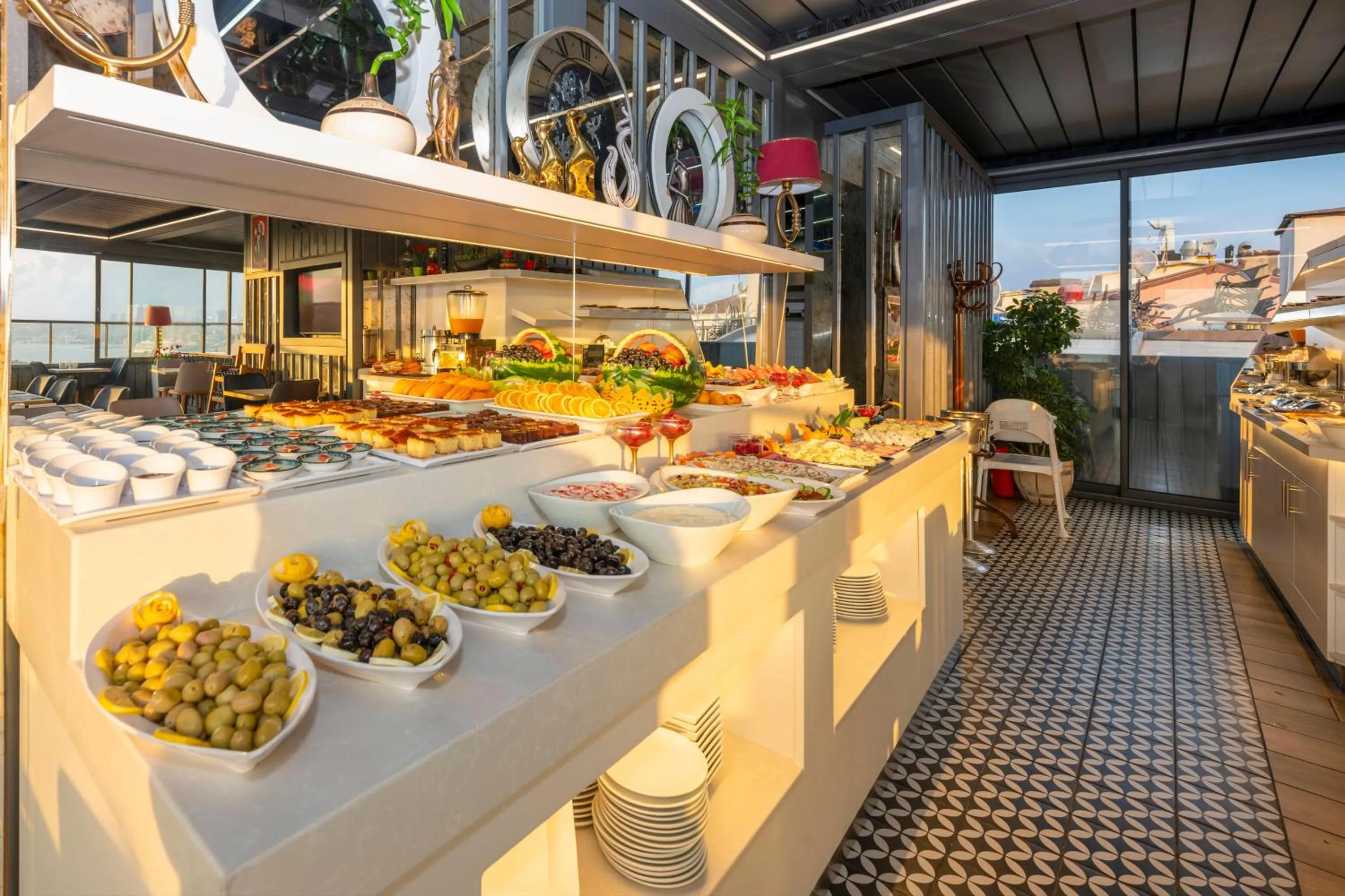 Buffet breakfast in Arden City Hotel-Special Category