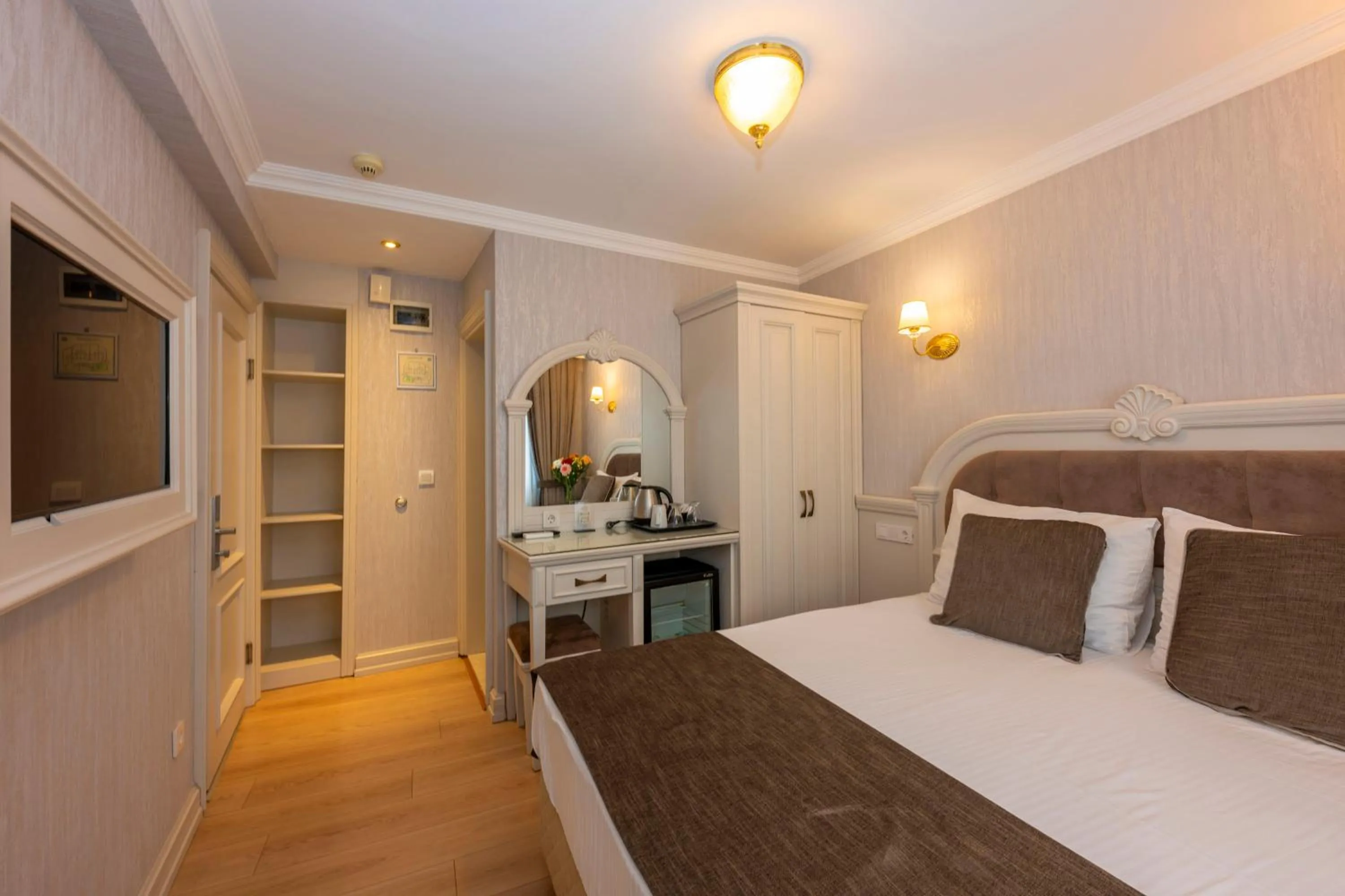 Photo of the whole room, Bed in Arden City Hotel-Special Category