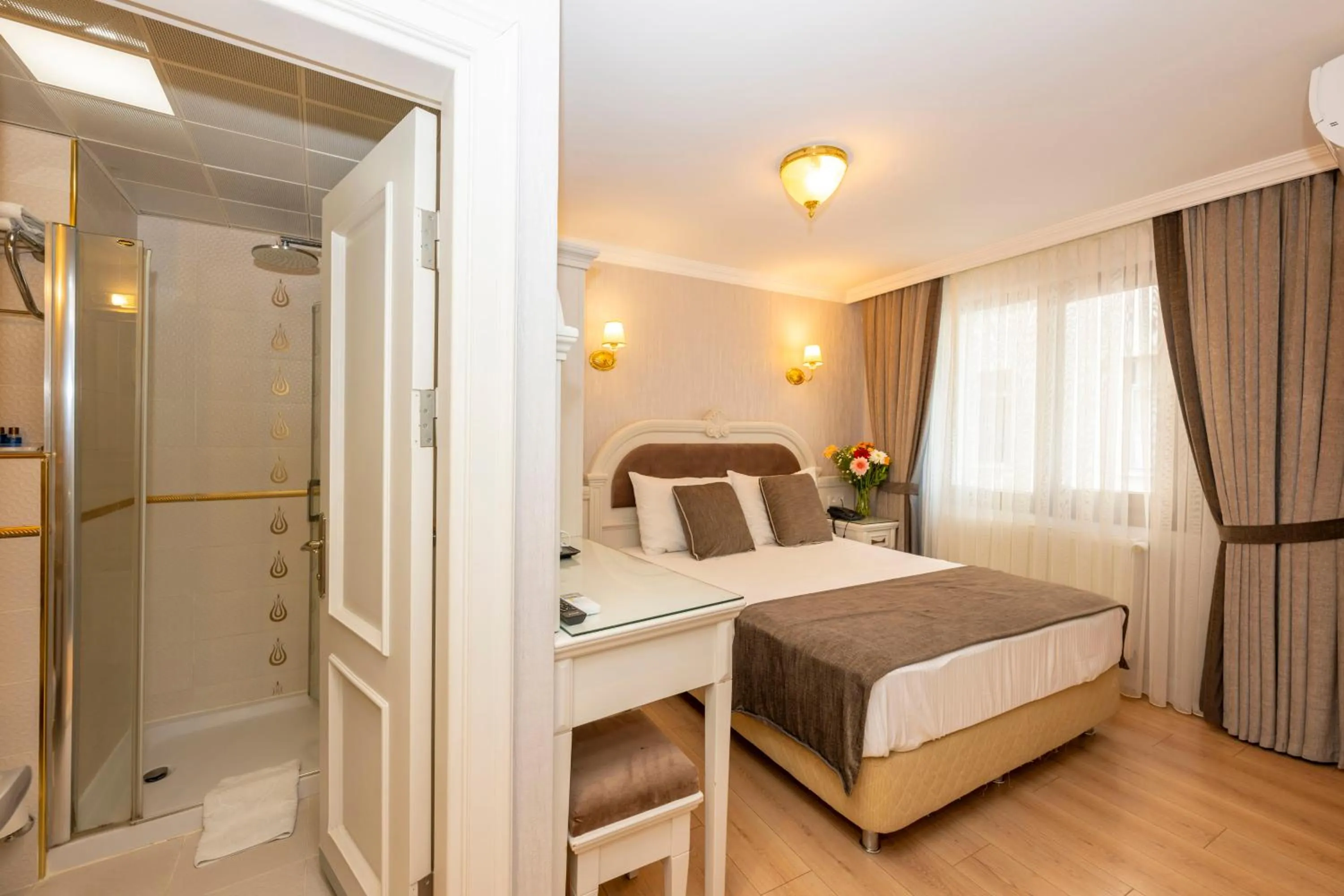 Shower, Bed in Arden City Hotel-Special Category