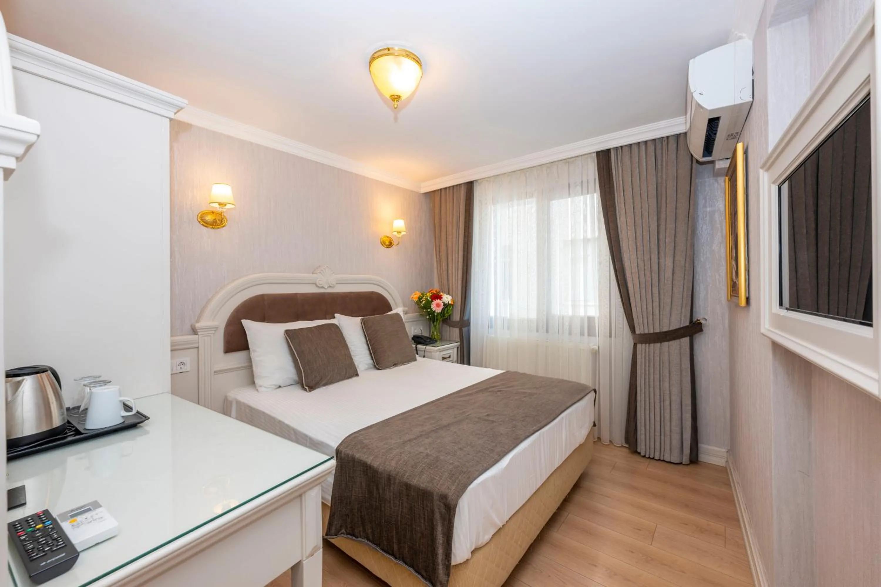 Photo of the whole room, Bed in Arden City Hotel-Special Category