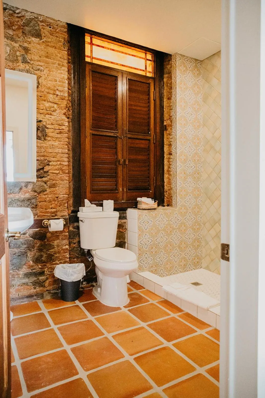 Toilet in Hotel 1829