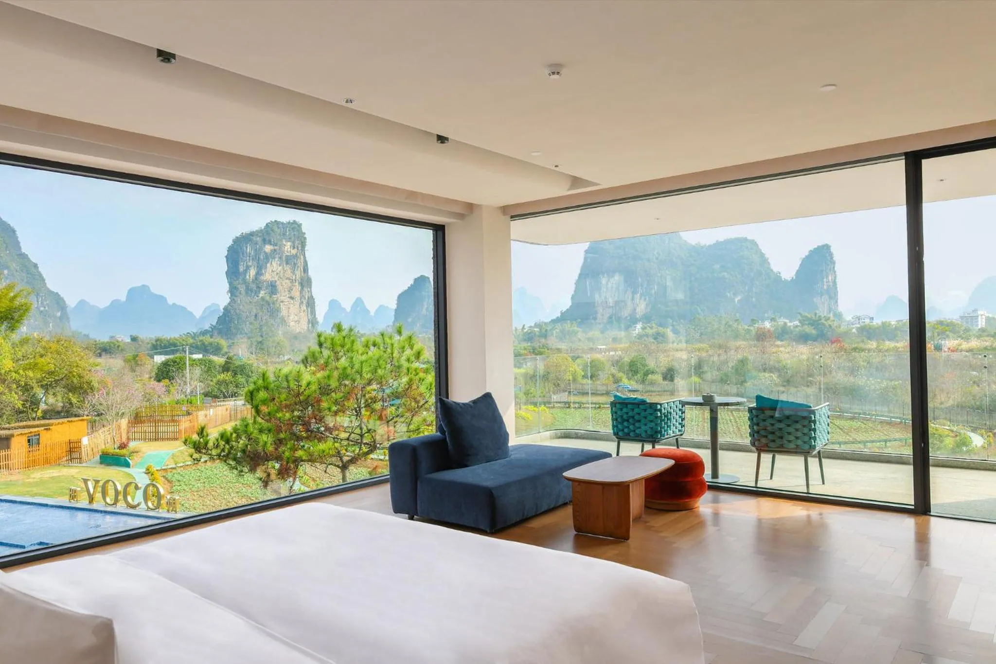 Photo of the whole room, Bed in voco Guilin Yangshuo