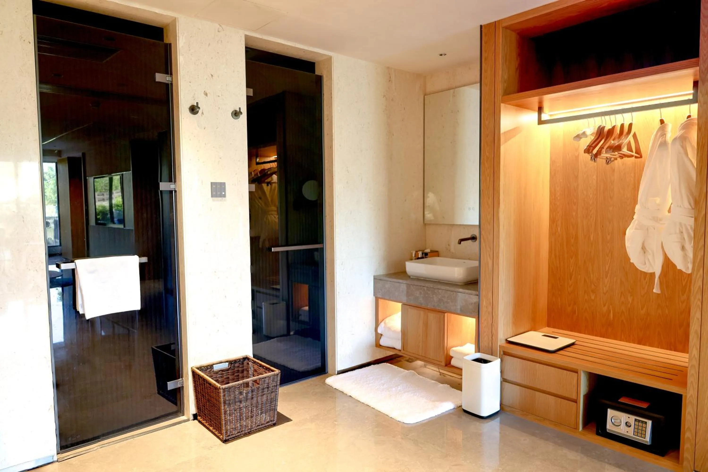 Toilet in voco Guilin Yangshuo