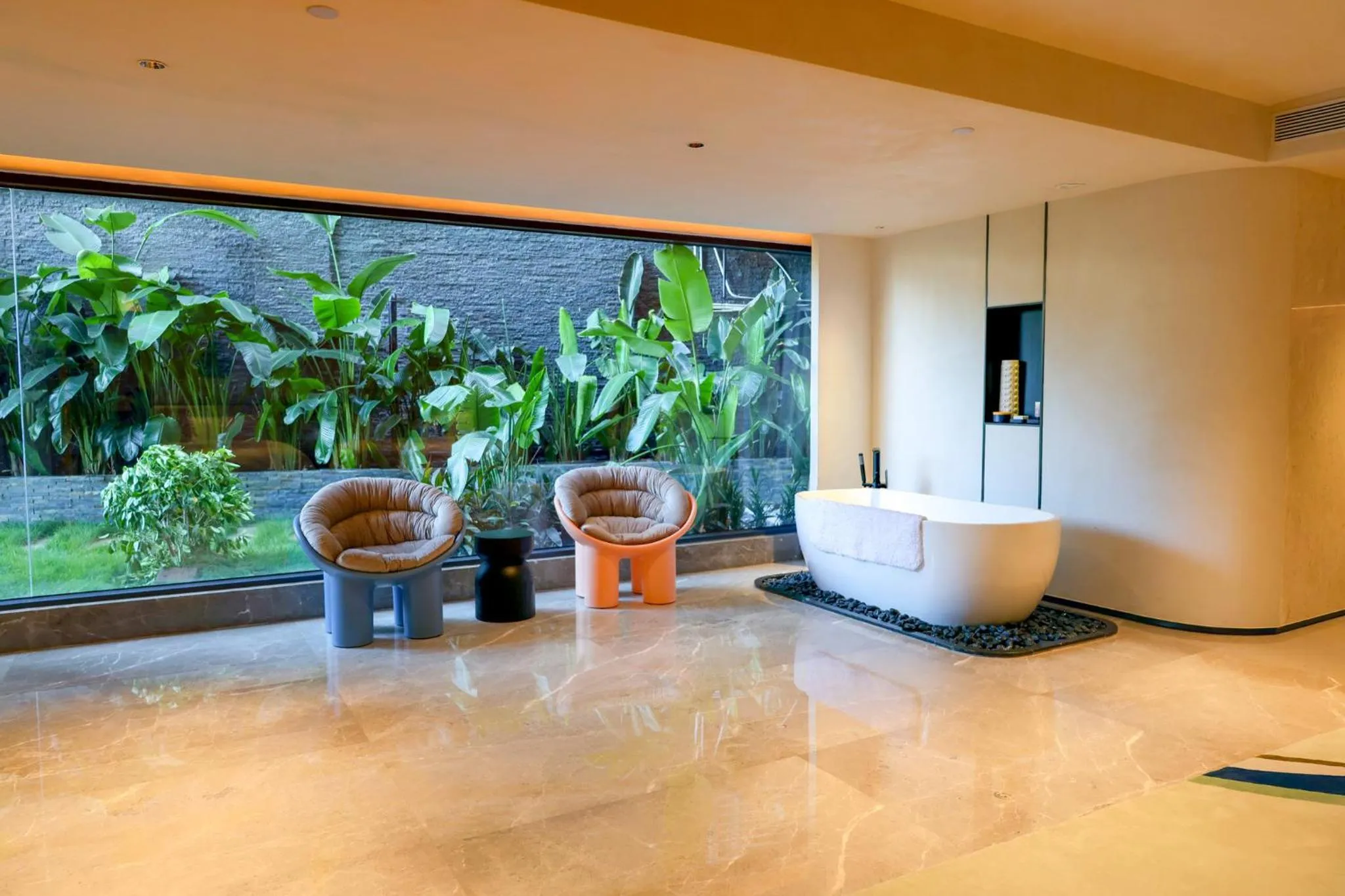 Photo of the whole room in voco Guilin Yangshuo