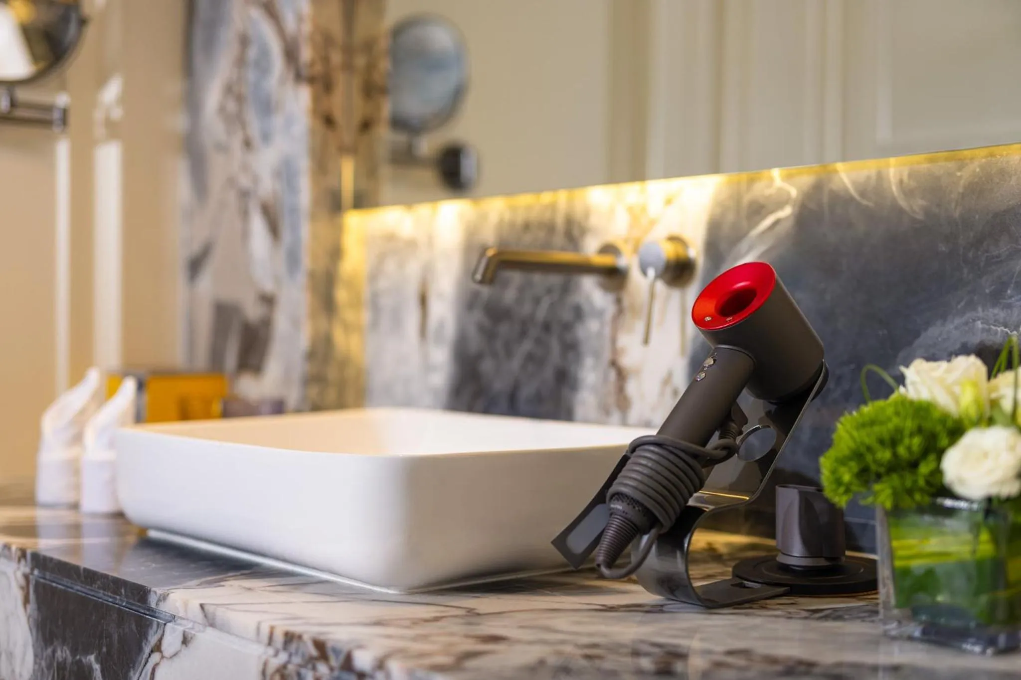 Photo of the whole room in voco Guilin Yangshuo