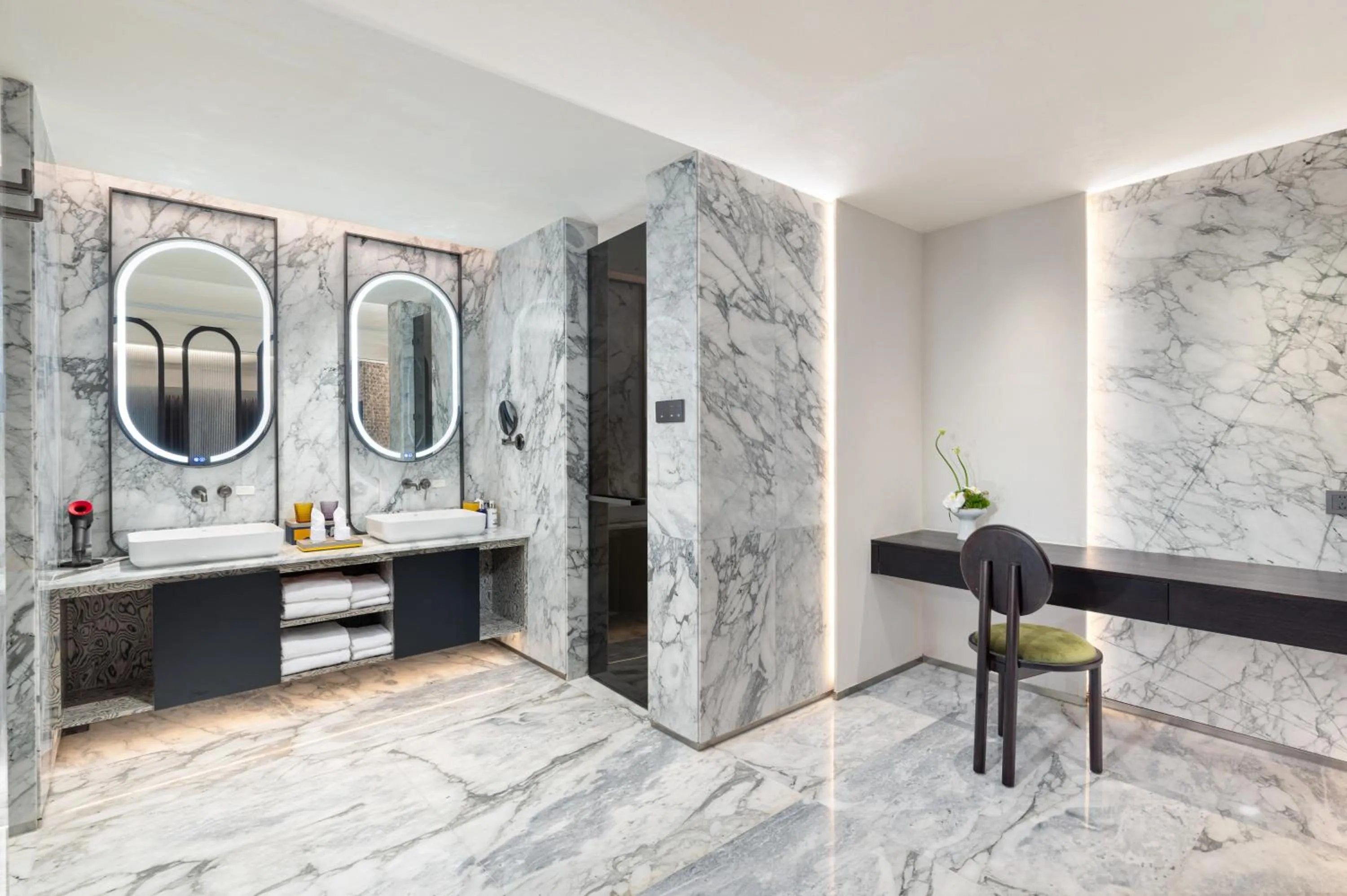 Bathroom in voco Guilin Yangshuo