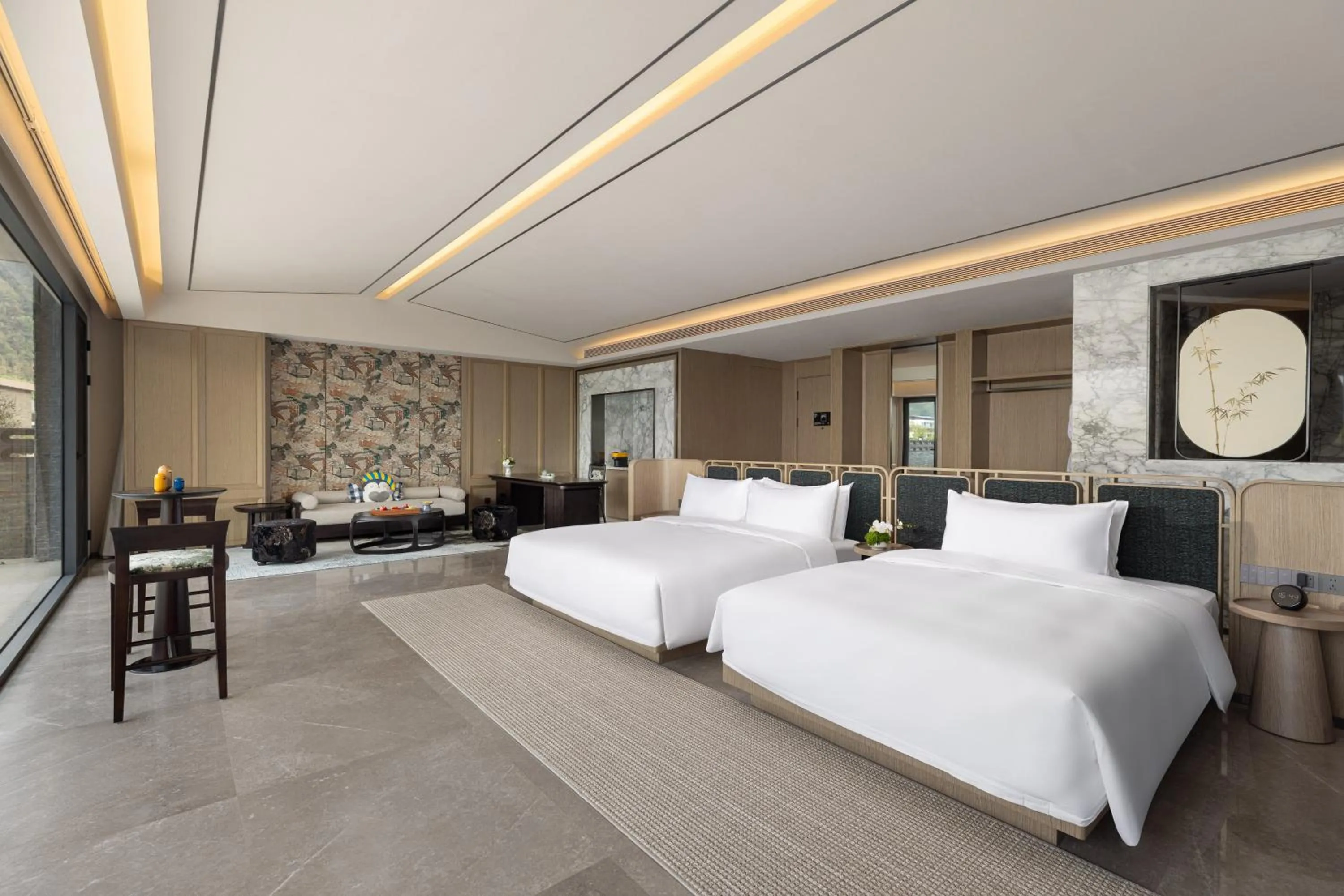 Photo of the whole room, Bed in voco Guilin Yangshuo