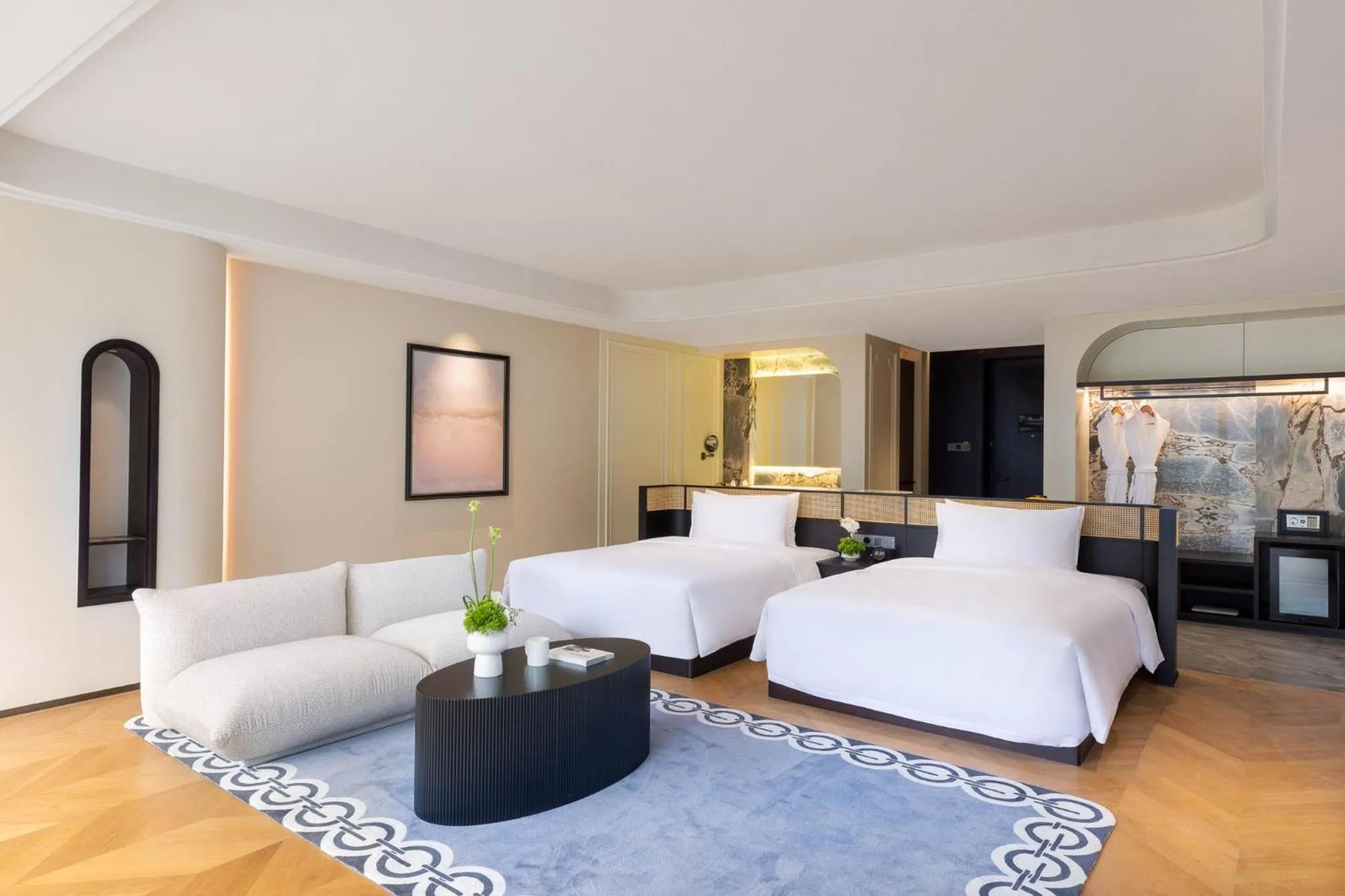 Photo of the whole room, Bed in voco Guilin Yangshuo