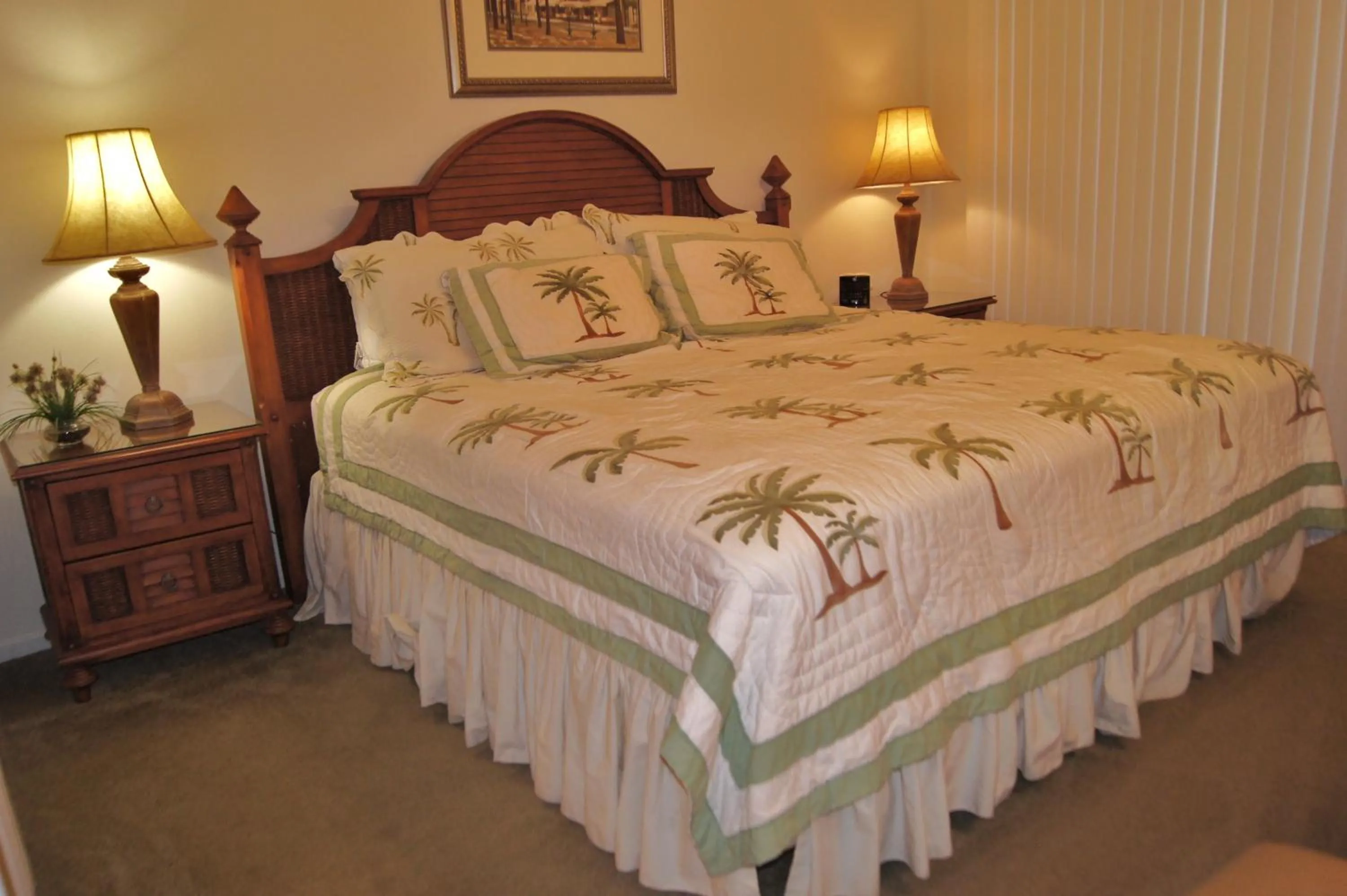 Bed in Sea Cloisters 101D