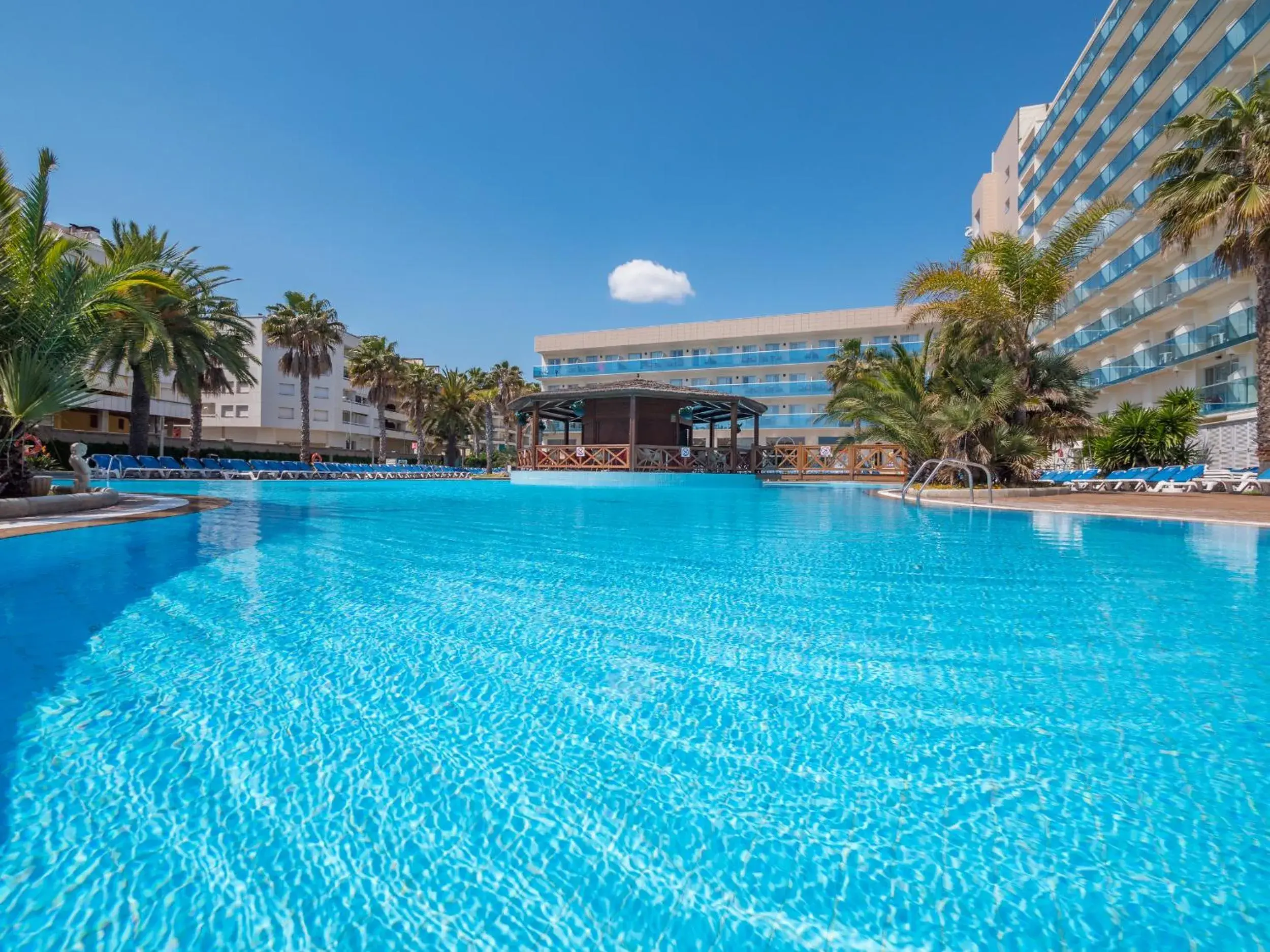 Swimming pool in Golden Taurus Aquapark Resort Swimming pool in Golden Taurus Aquapark Resort